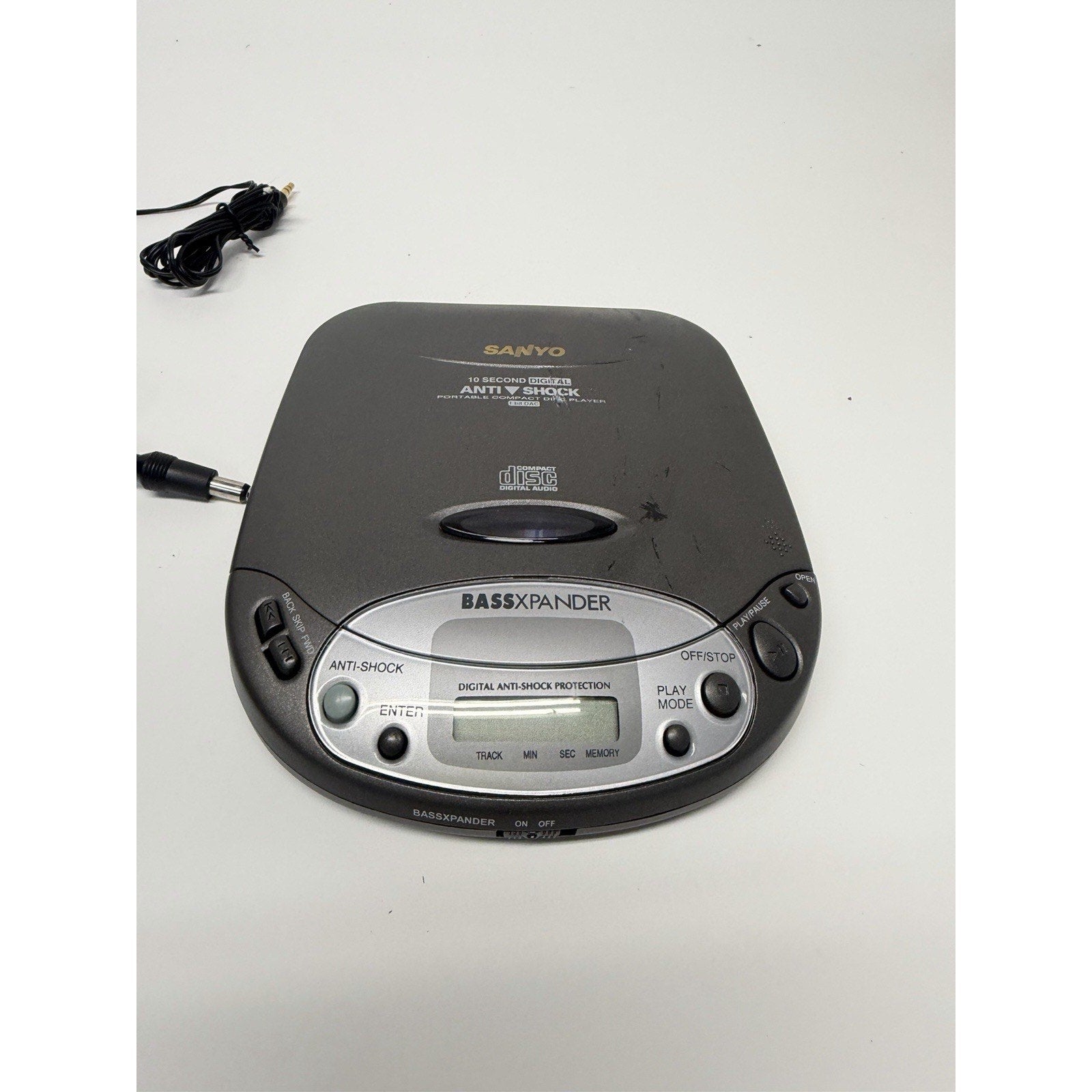 VINTAGE SANYO Portable CD Player Compact Disc Anti Shock CDP-650 WORKS!