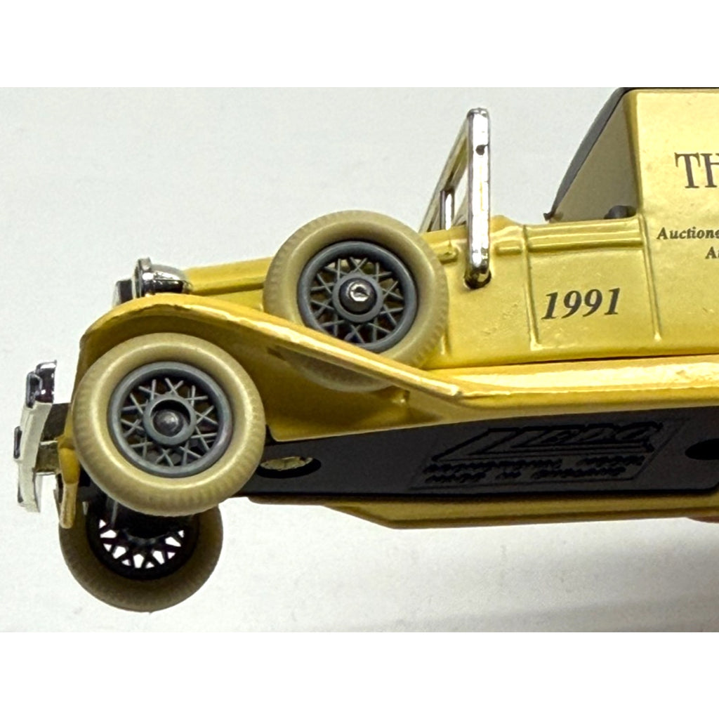 Vintage LLEDO DAYS GONE 1933 PACKARD TOWN VAN WHITMANS SAMPLER DIECAST