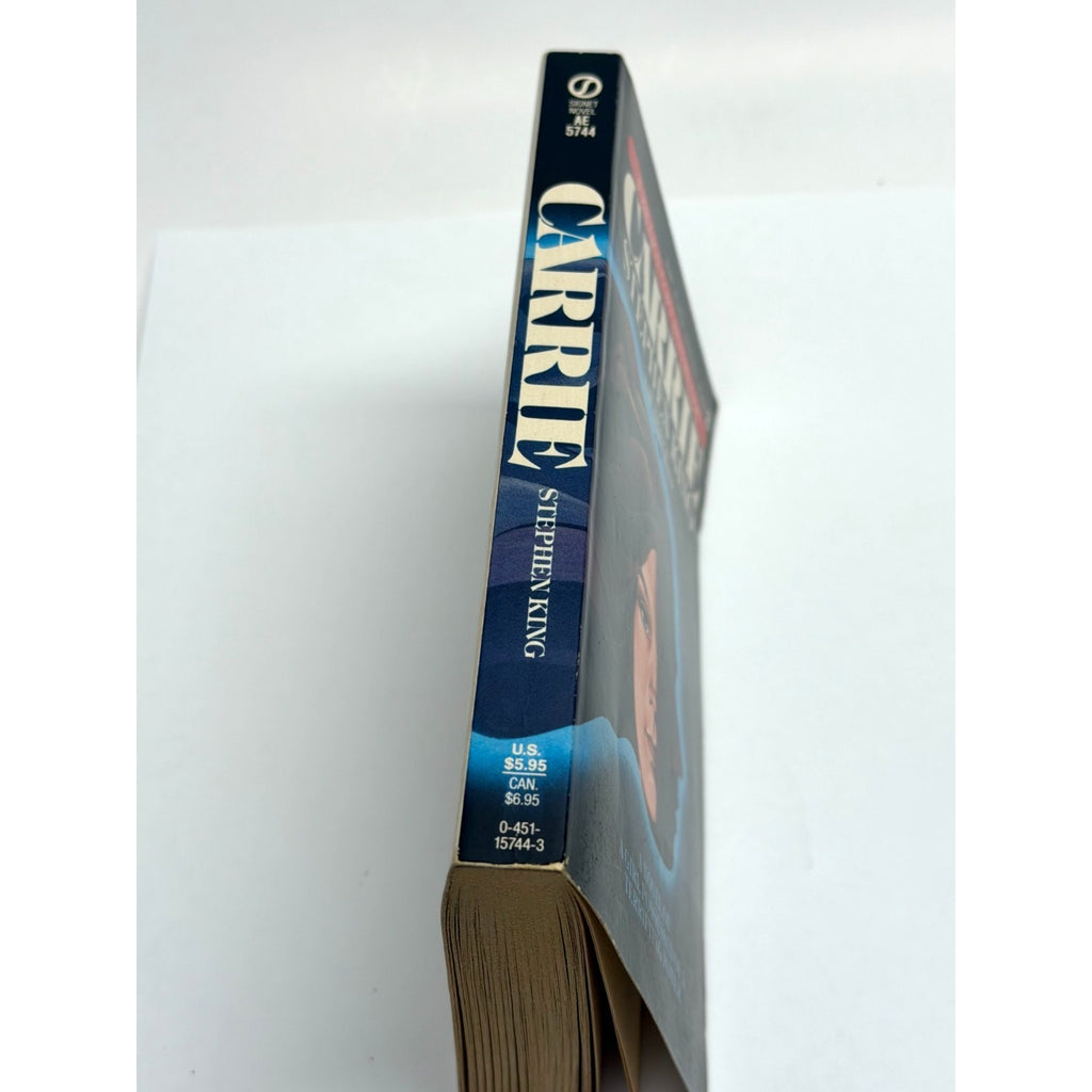 Vintage Carrie by Stephen King Paperback 1974 Signet Publishing