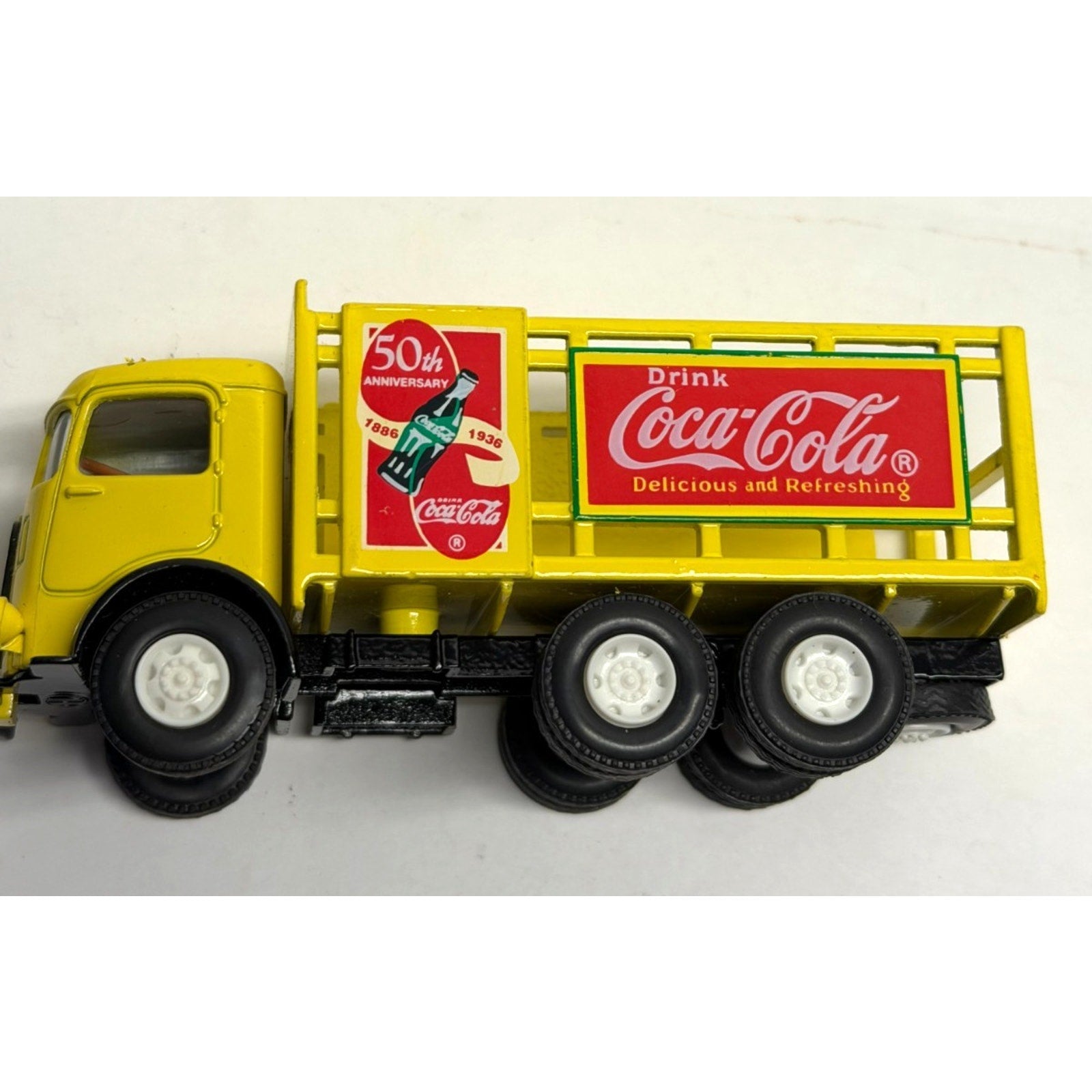Vintage Collectables Coca Cola 1:64 Die Cast Metal Mack CJ Truck (1991) Die Cast