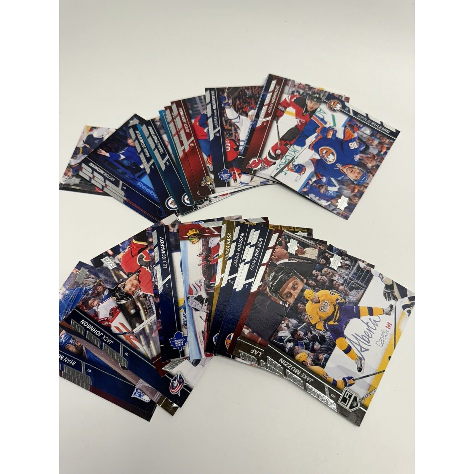 2015-16 Upper Deck Hockey Series 1 one Hobby Box : 173 Cards