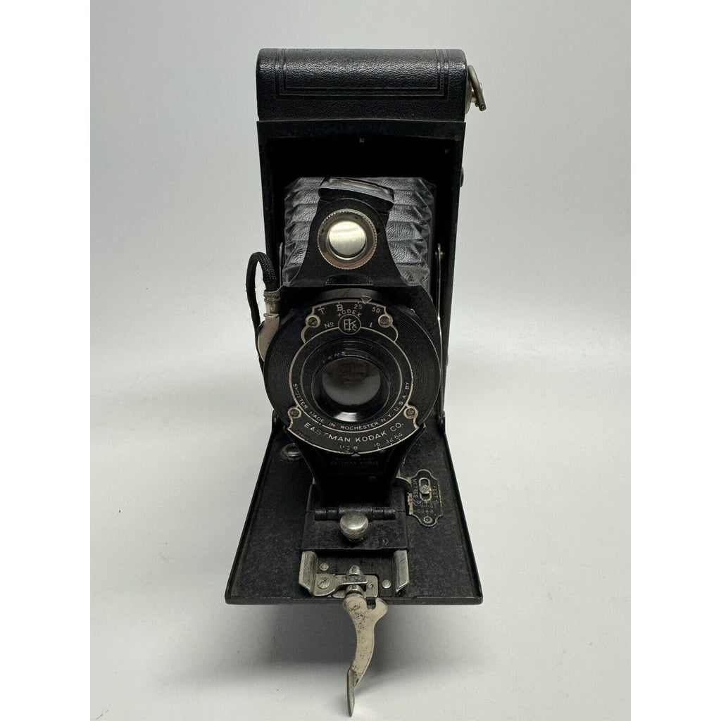 VINTAGE Kodak No 2A Folding Rainbow Hawk-Eye Model B camera 1931 to 1933