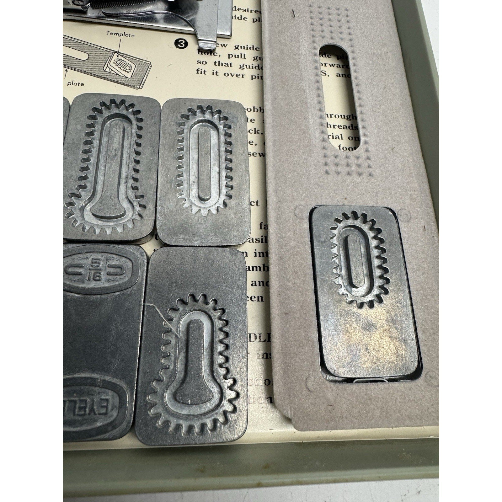 VINTAGE Sears Kenmore Sewing Machine Buttonholes Templates Part Attachments Box