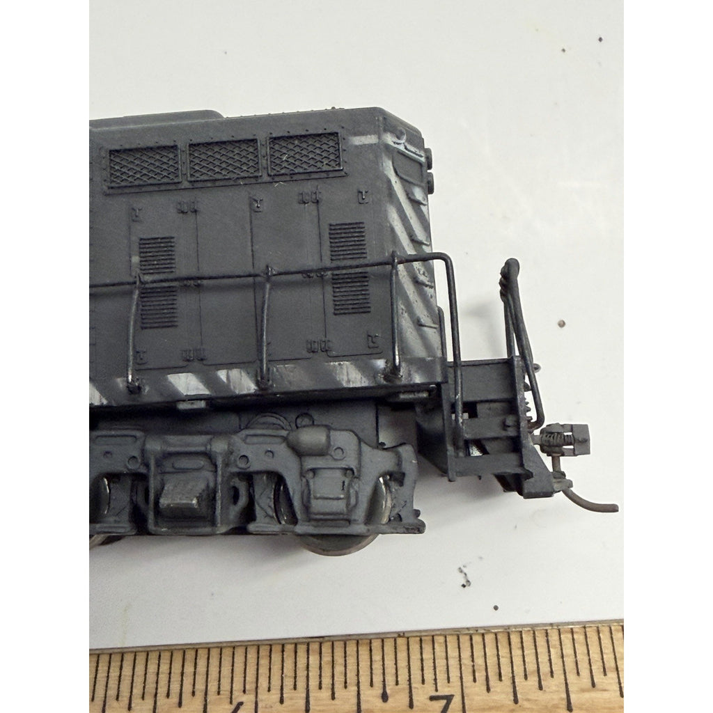 Vintage Athearn Genesis HO ATSF Santa Fe EMD GP7 Diesel Locomotive #712