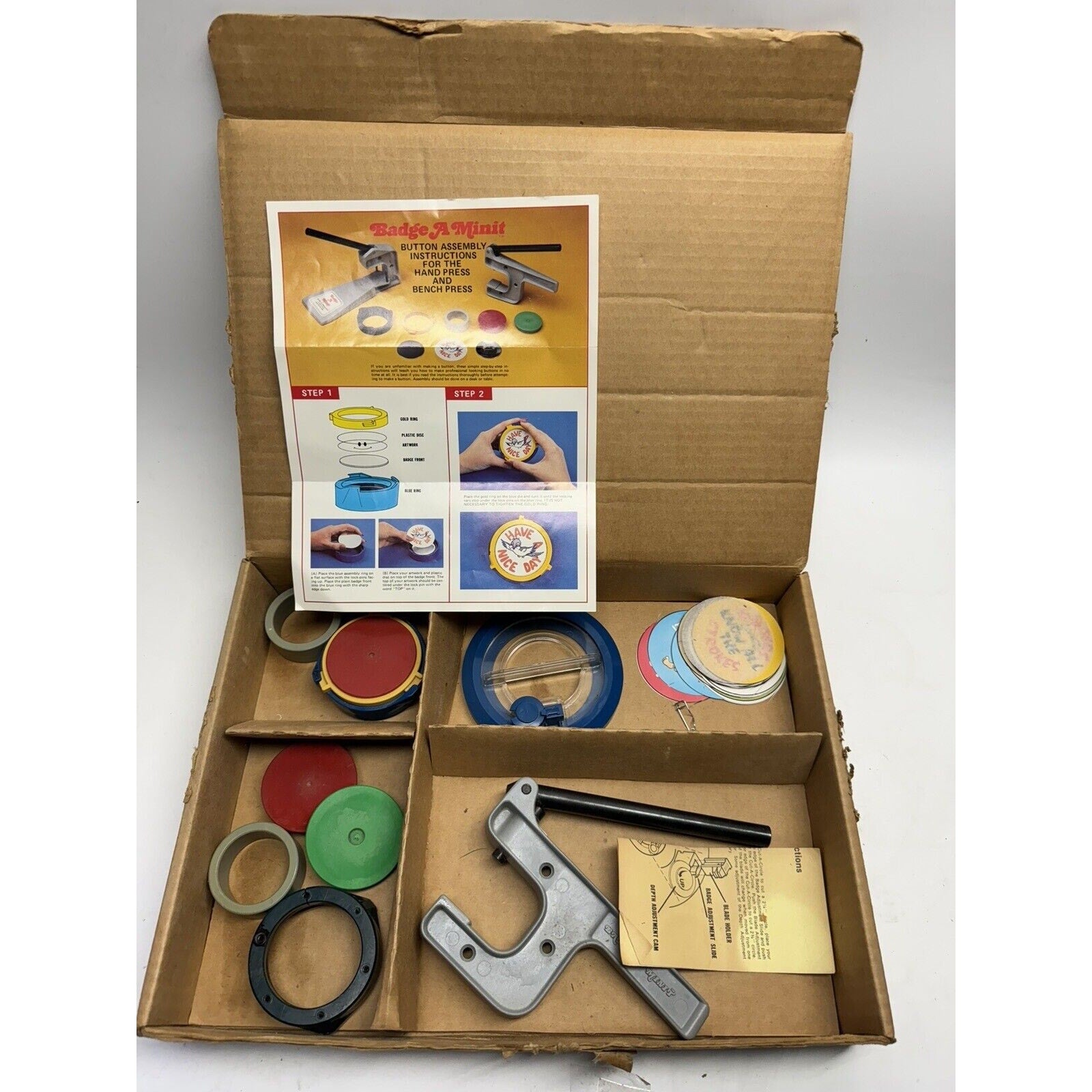 Vintage NOS Badge A Minit Hand Press Button Maker Complete