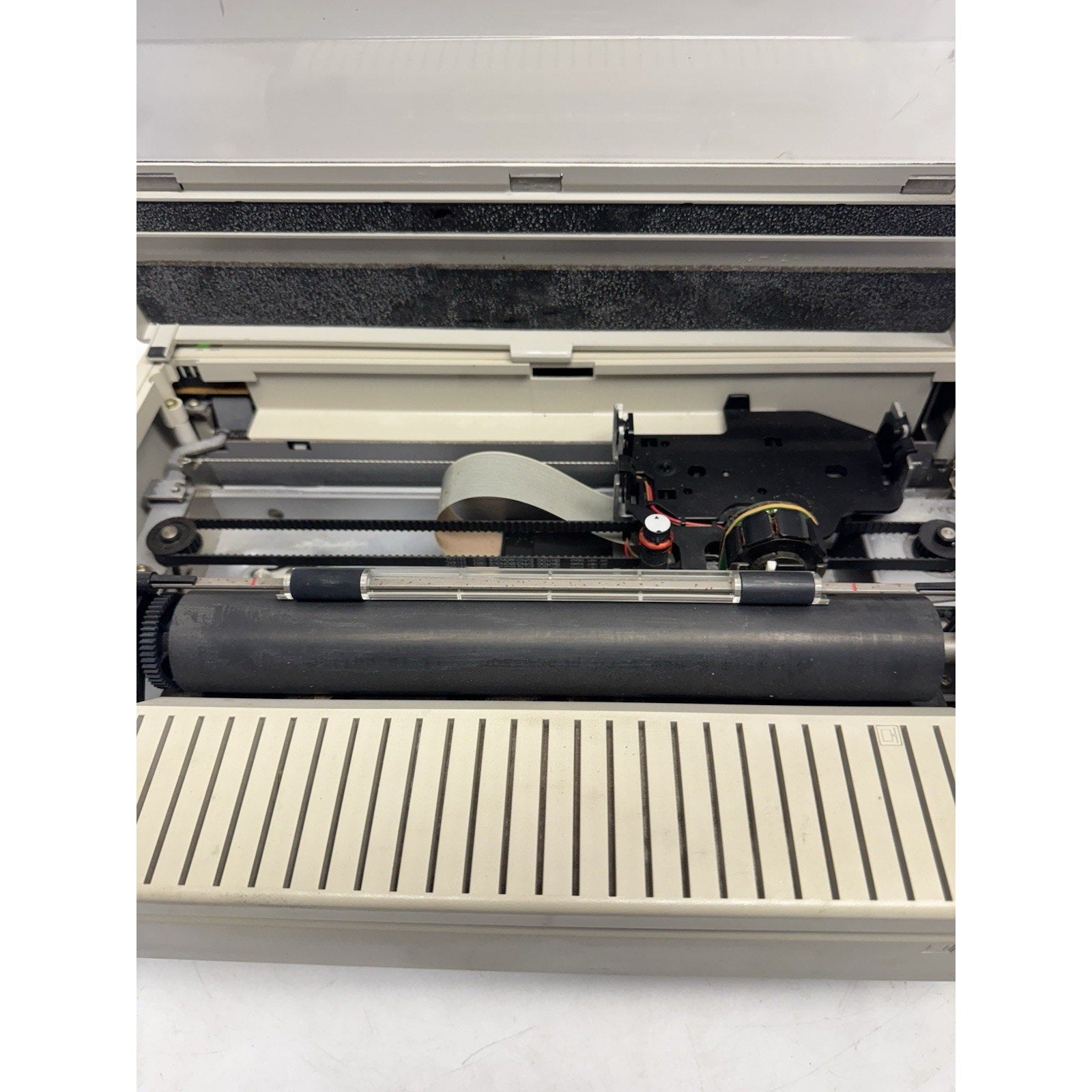 Vintage Apple ImageWriter II Dot Matrix Printer A9M0320 Power On - UNTESTED