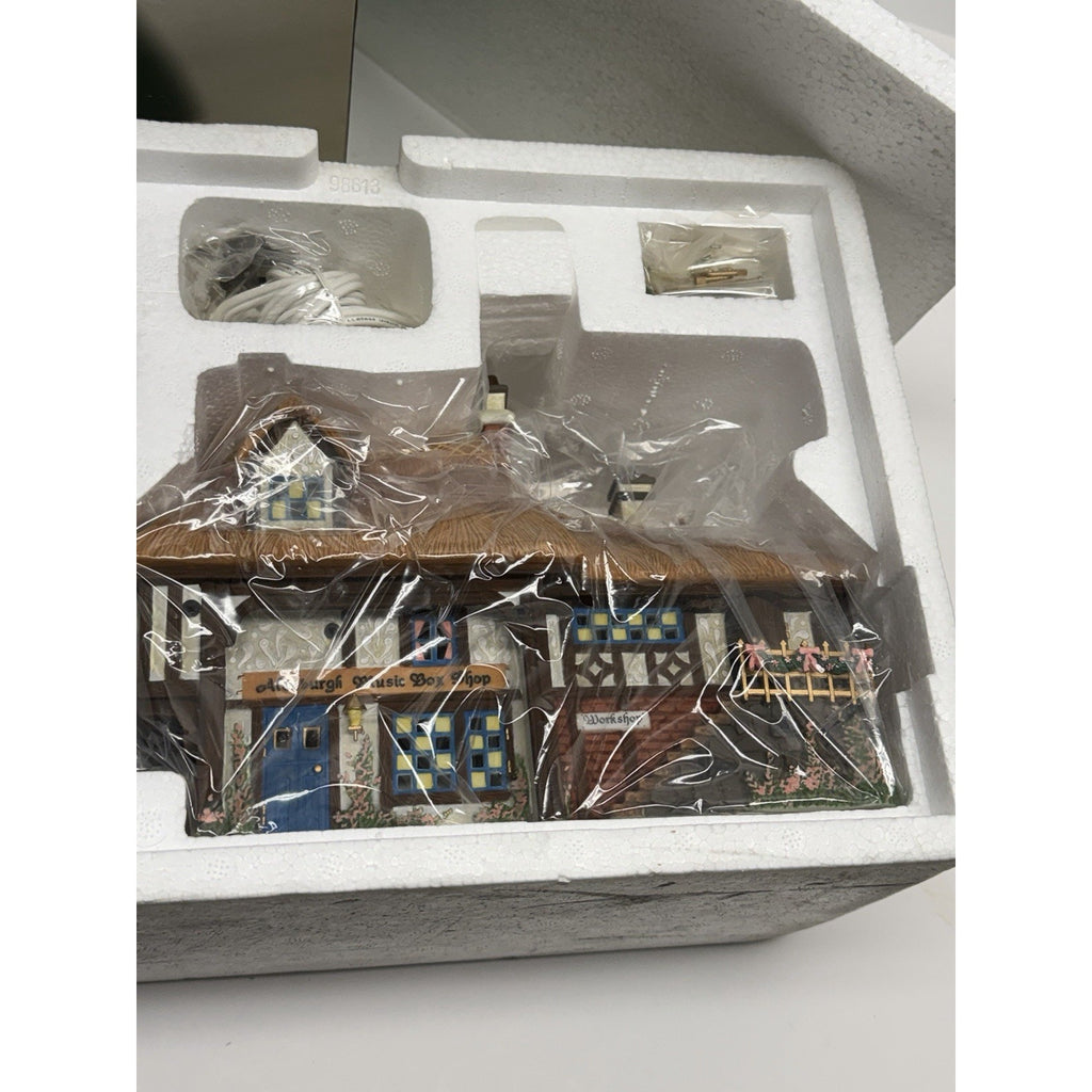 VINTAGE Dept 56 Dickens: Aldeburgh Music Box Shop Gift Set - Ltd Edition 58442