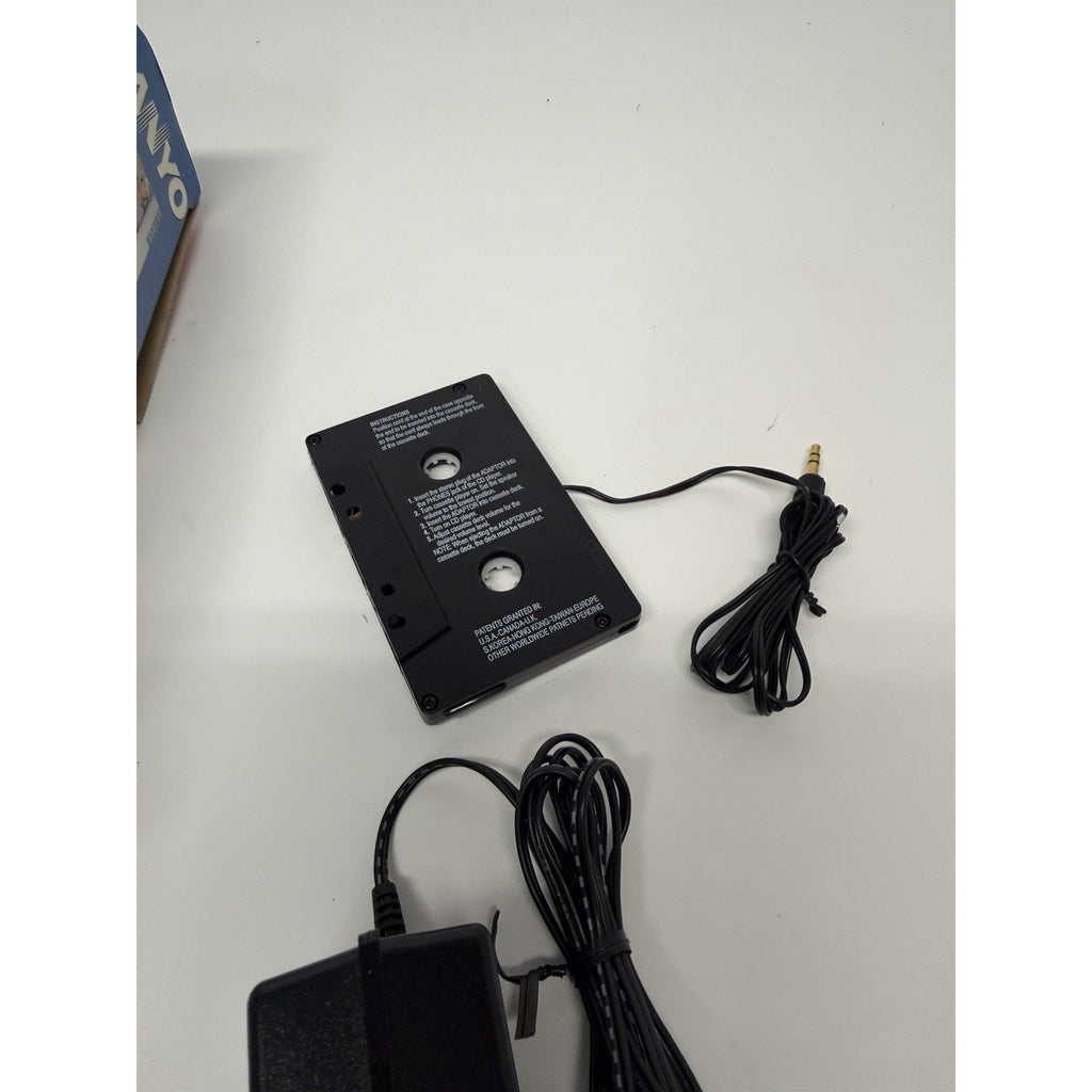 VINTAGE SANYO Portable CD Player Compact Disc Anti Shock CDP-650 WORKS!