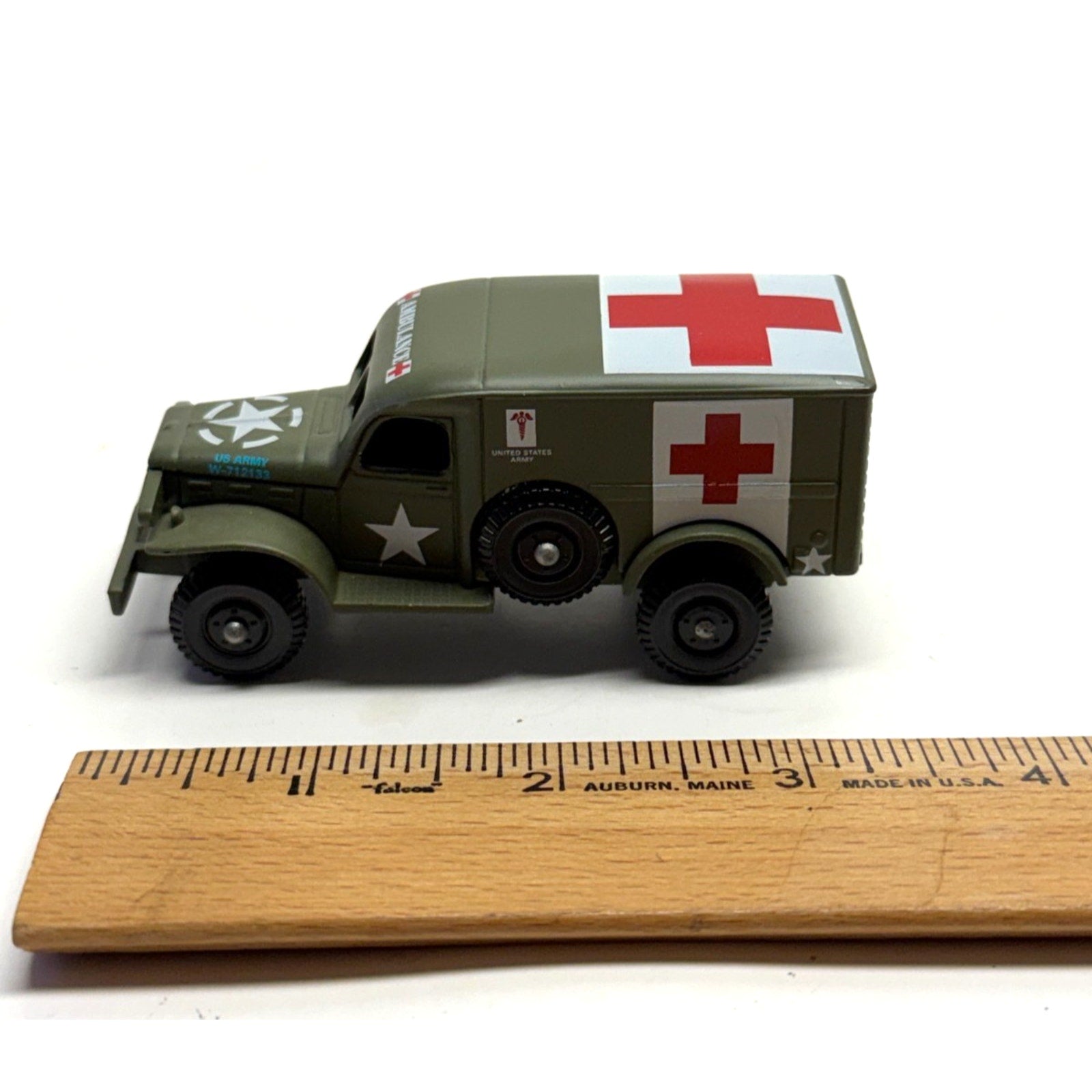 Vintage Lledo Days Gone 1942 Dodge 4x4 U.S. Field Ambulance diecast model