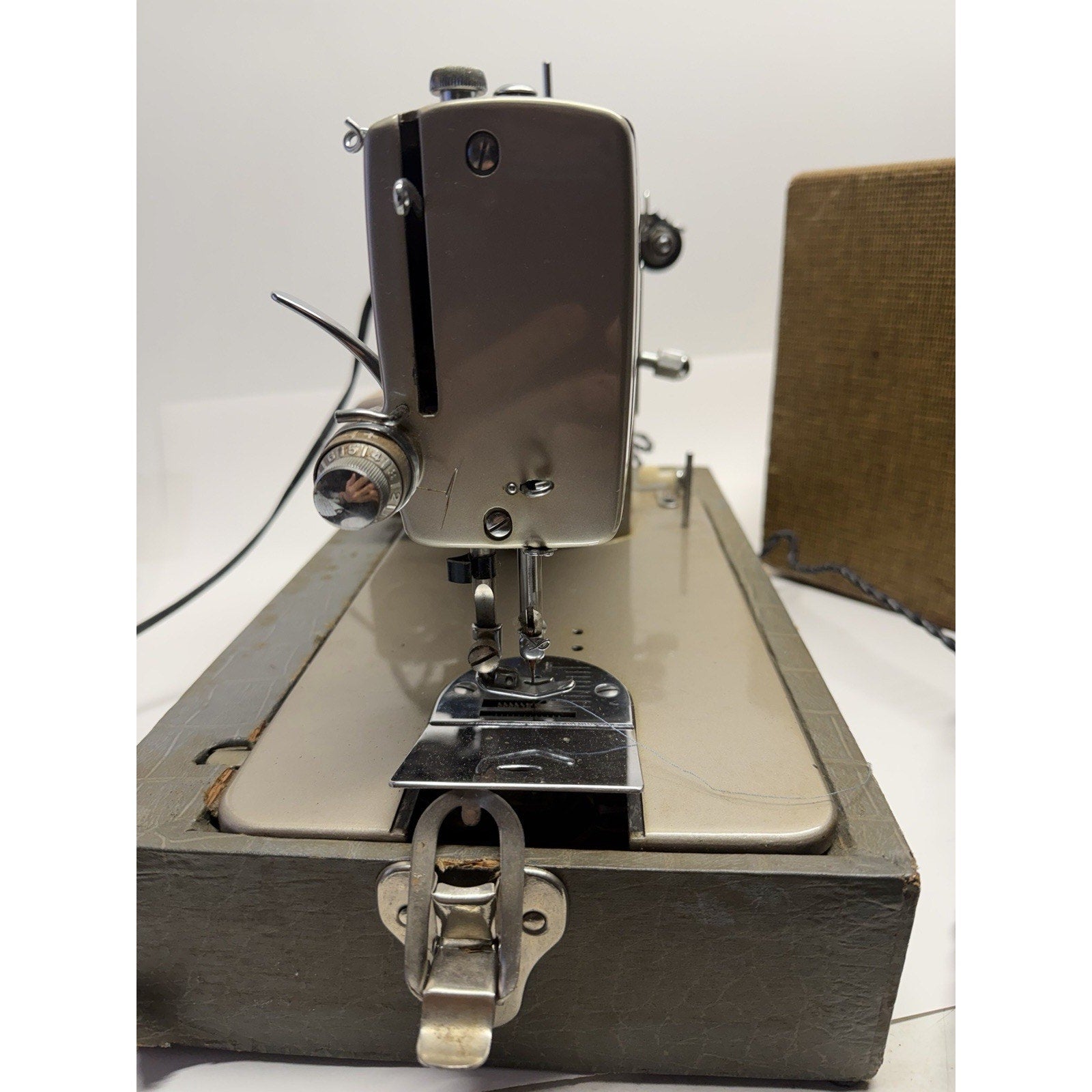 VINTAGE 1960s Kenmore Model 148.280 Sewing Machine w/ Foot Pedal - WORKS GREAT !