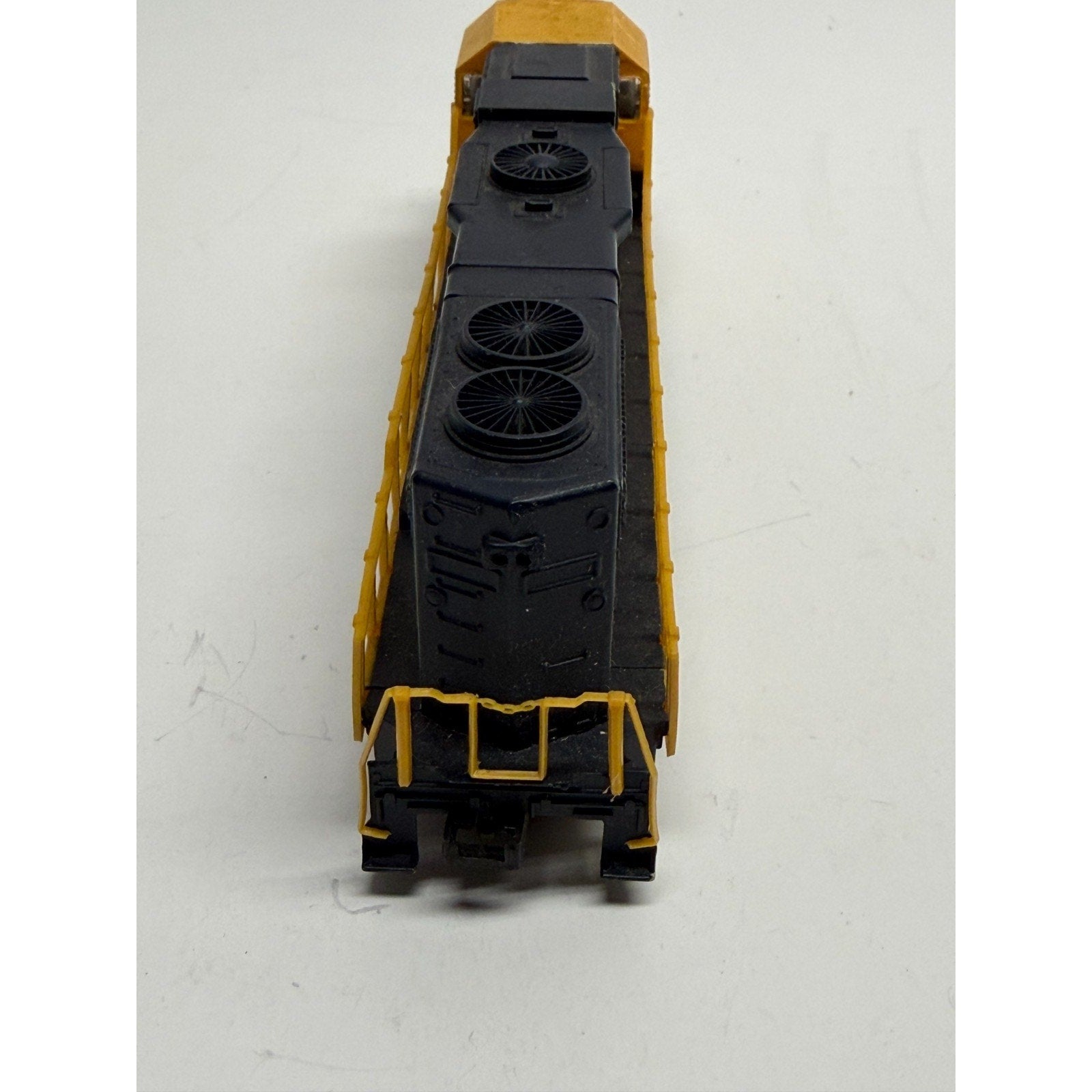 VTG HO Life-Like GP38-2 #3500 Santa Fe Powered Diesel Locomotive, Untested