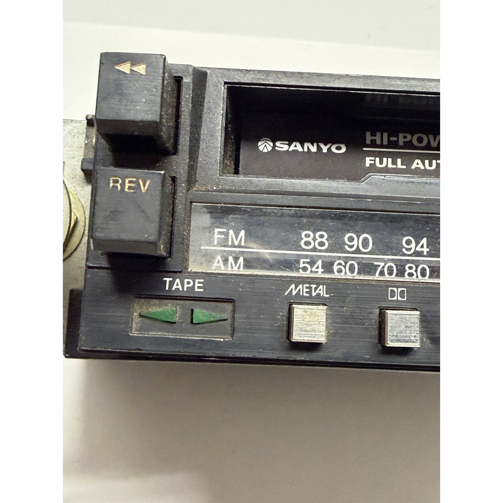 Vintage SANYO FT-V90 CAR STEREO RADIO CASSETTE FULL AUTO EJECT ~UNTESTED