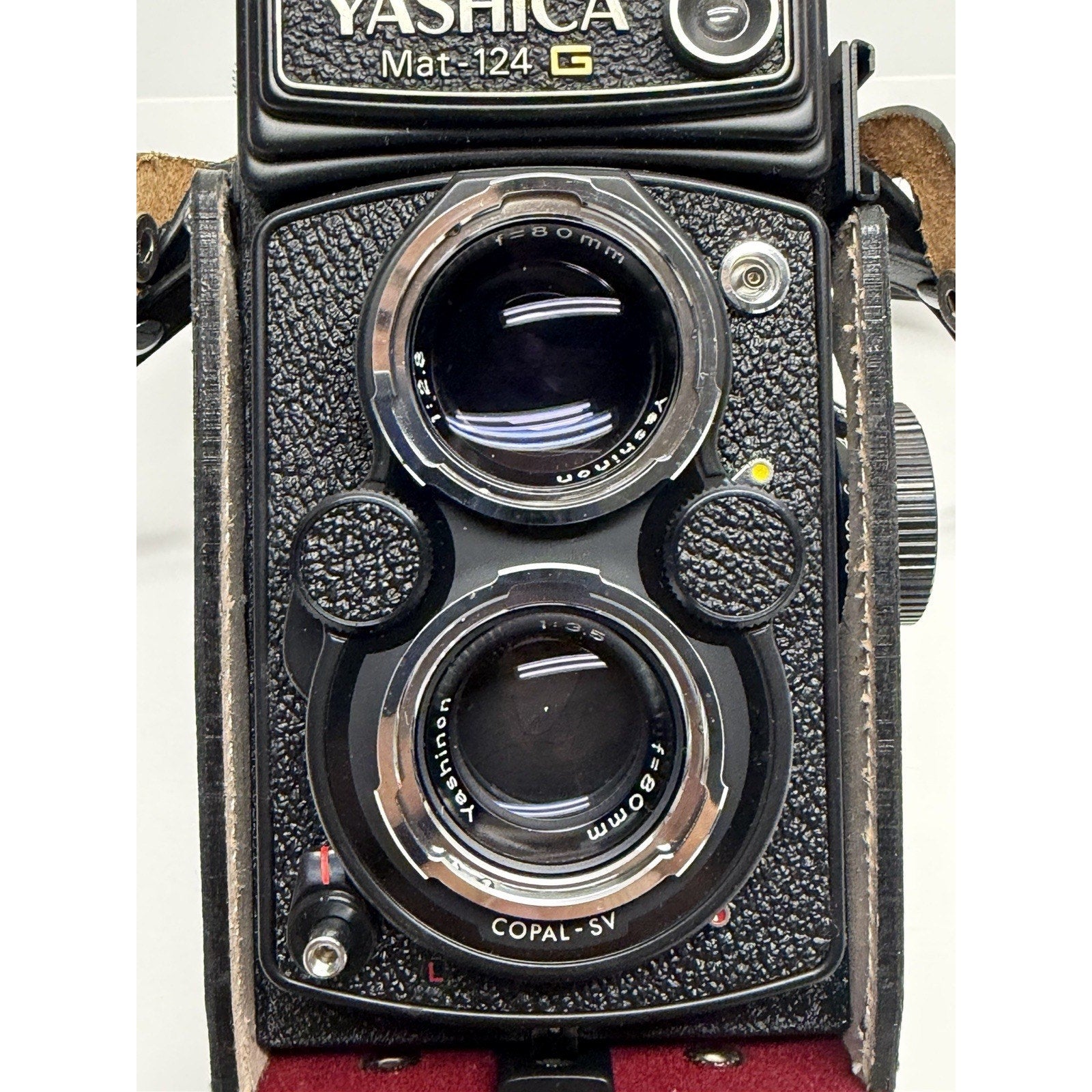 VINTAGE Yashica Mat 124 G Medium Format TLR With Case ~~ Pristine Condition