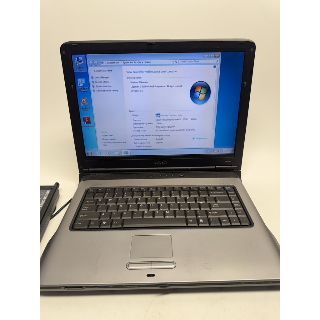 Vintage Sony Vaio PCG-8QEL Pentium Windows 7 DVD 1.25GB RAM 70GB Hard 15"