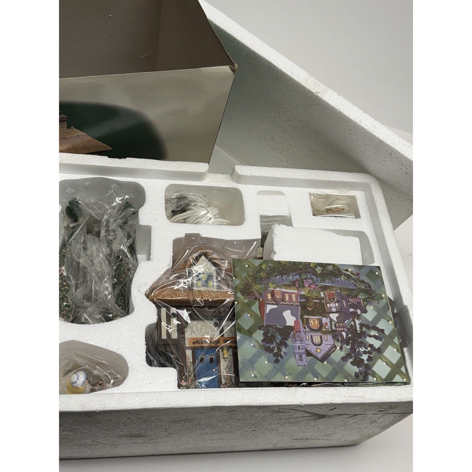 VINTAGE Dept 56 Dickens: Aldeburgh Music Box Shop Gift Set - Ltd Edition 58442