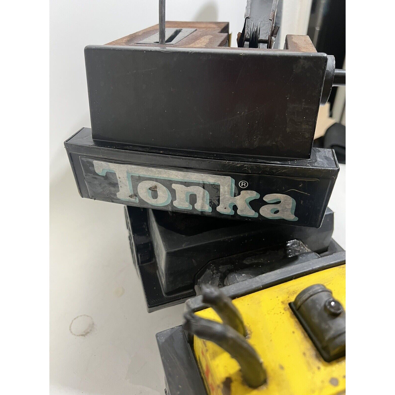 VINTAGE Tonka Mighty Diesel Steel XMB-975 Tire Crane Black Bucket Truck