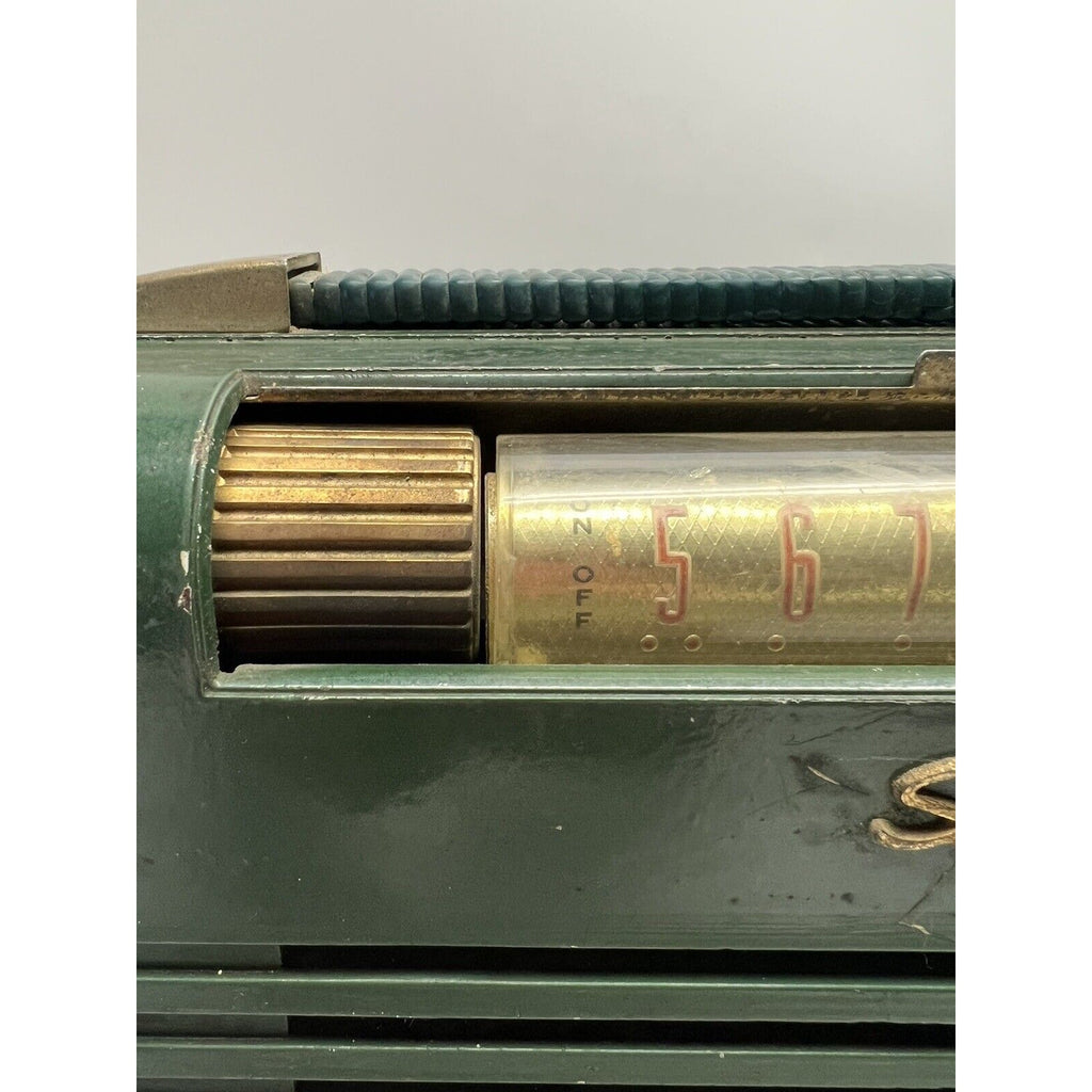 Vintage 50s Sears Roebuck SILVERTONE 2022 Radio Green/Gold Power On :Nd Repair