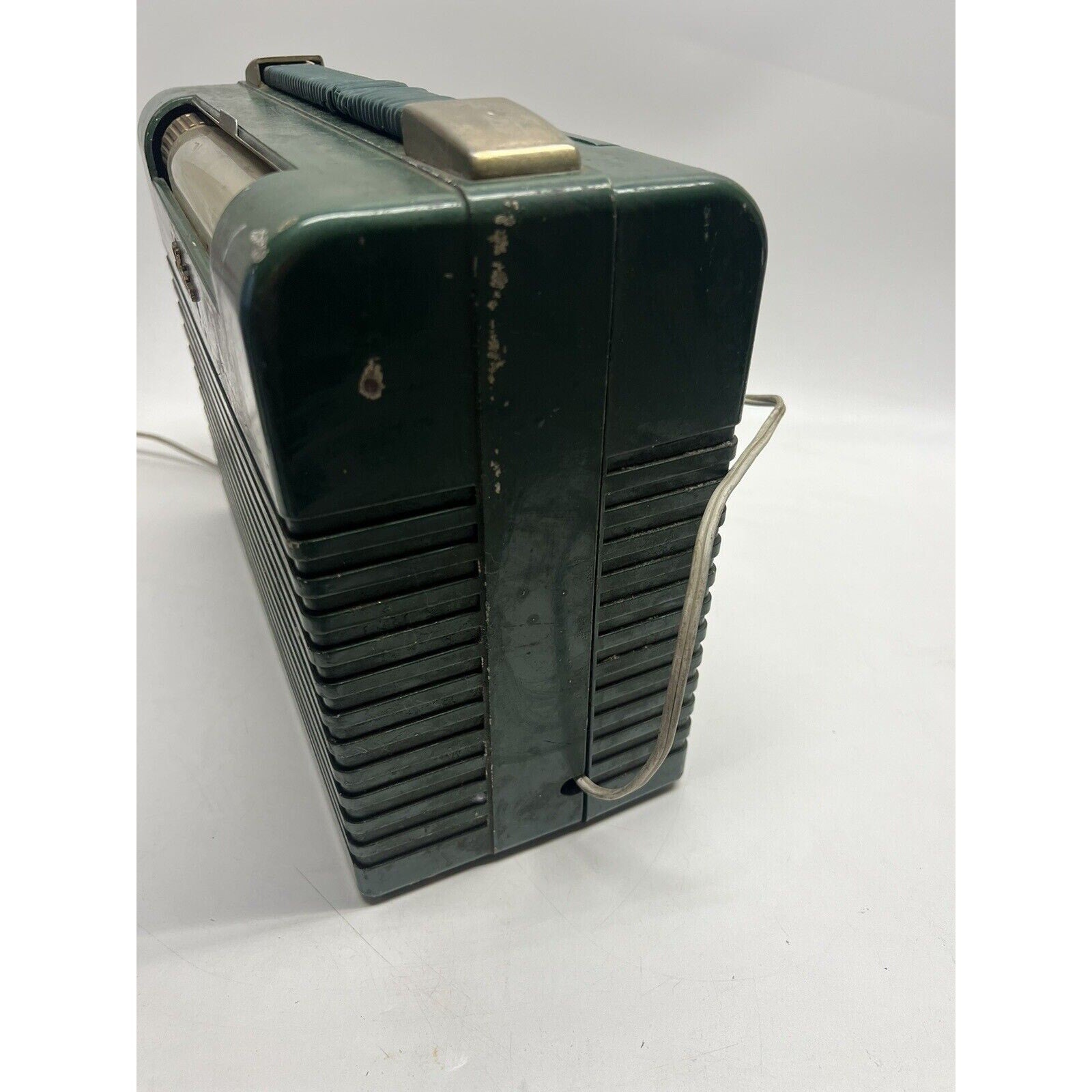 Vintage 50s Sears Roebuck SILVERTONE 2022 Radio Green/Gold Power On :Nd Repair