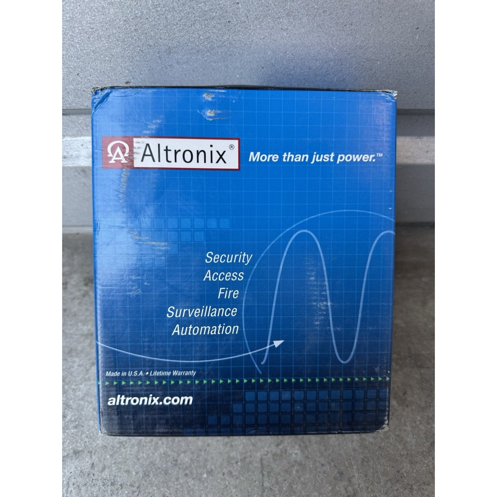 FACTORY SEAL Altronix ALTV248UL3 CCTV Power Supply - 8 Fused Outputs - 24/28VAC