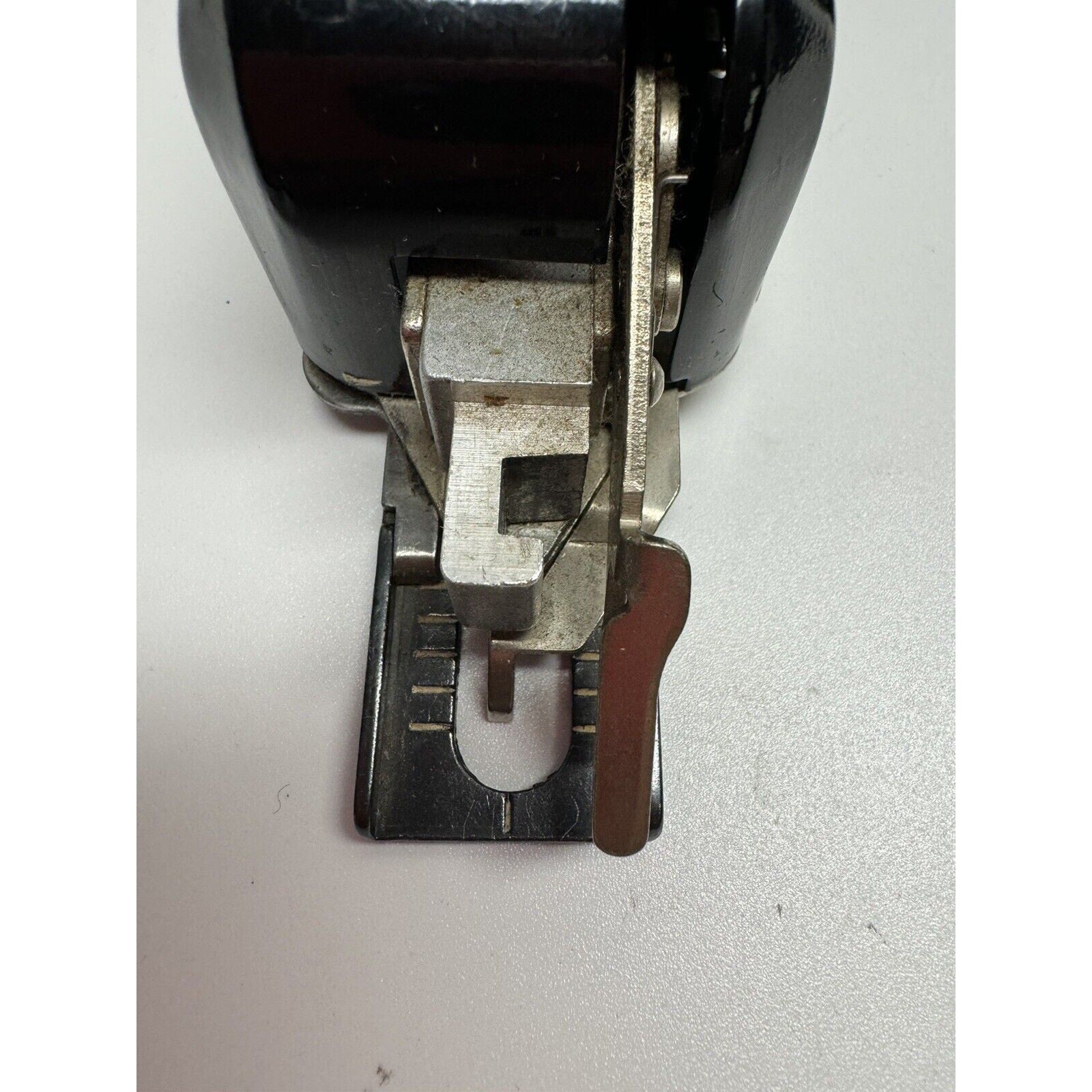 Vintage Singer Sewing Machine Buttonholder No. 160506