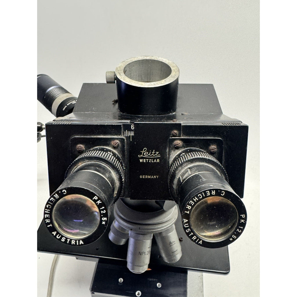 VINTAGE Leitz Ortholux II Microscope w/5x Objectives/ILamp Housing