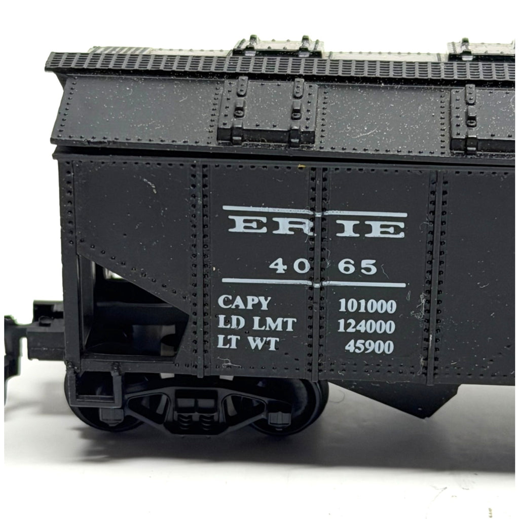 Vintage Life Like HO Erie 2-Bay Covered Hopper Car # 4065 Model Freight Train