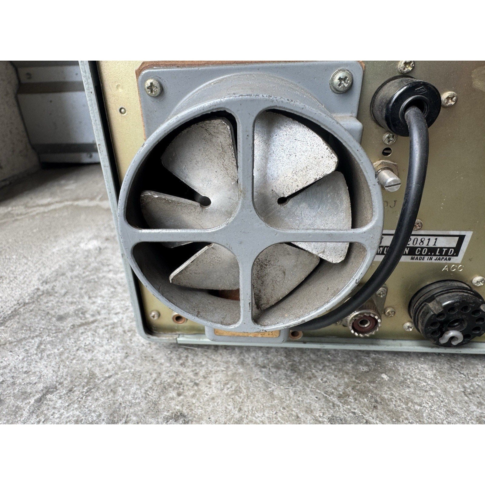 VINTAGE UNTESTED Yaesu FT-101 Transceiver