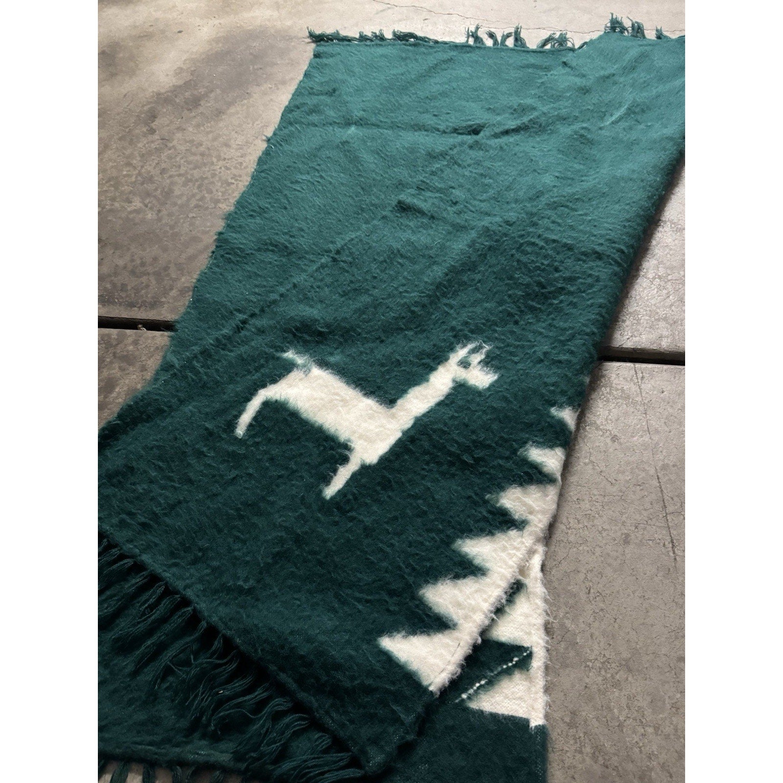 Vintage 1980 Alpaca Peruvian Wool Poncho/Blanket Lima Peru Green 52"X41"