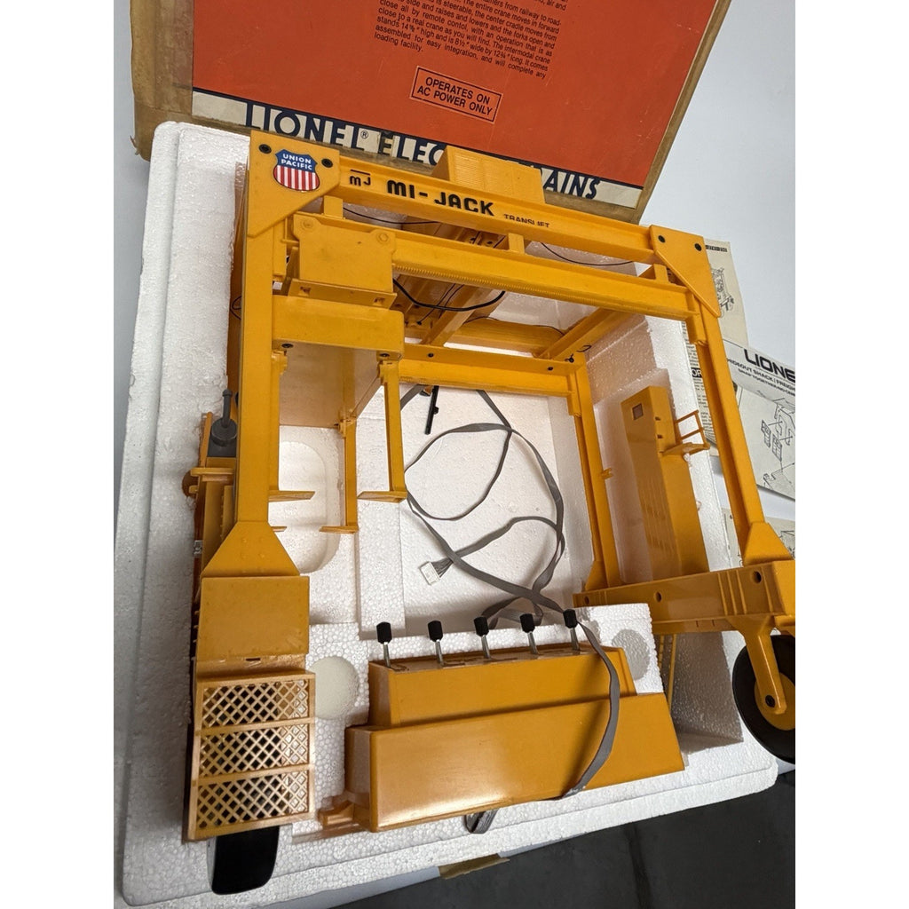 VINTAGE NOS Lionel 6-12741 Intermodal Crane Mi-Jack Translift