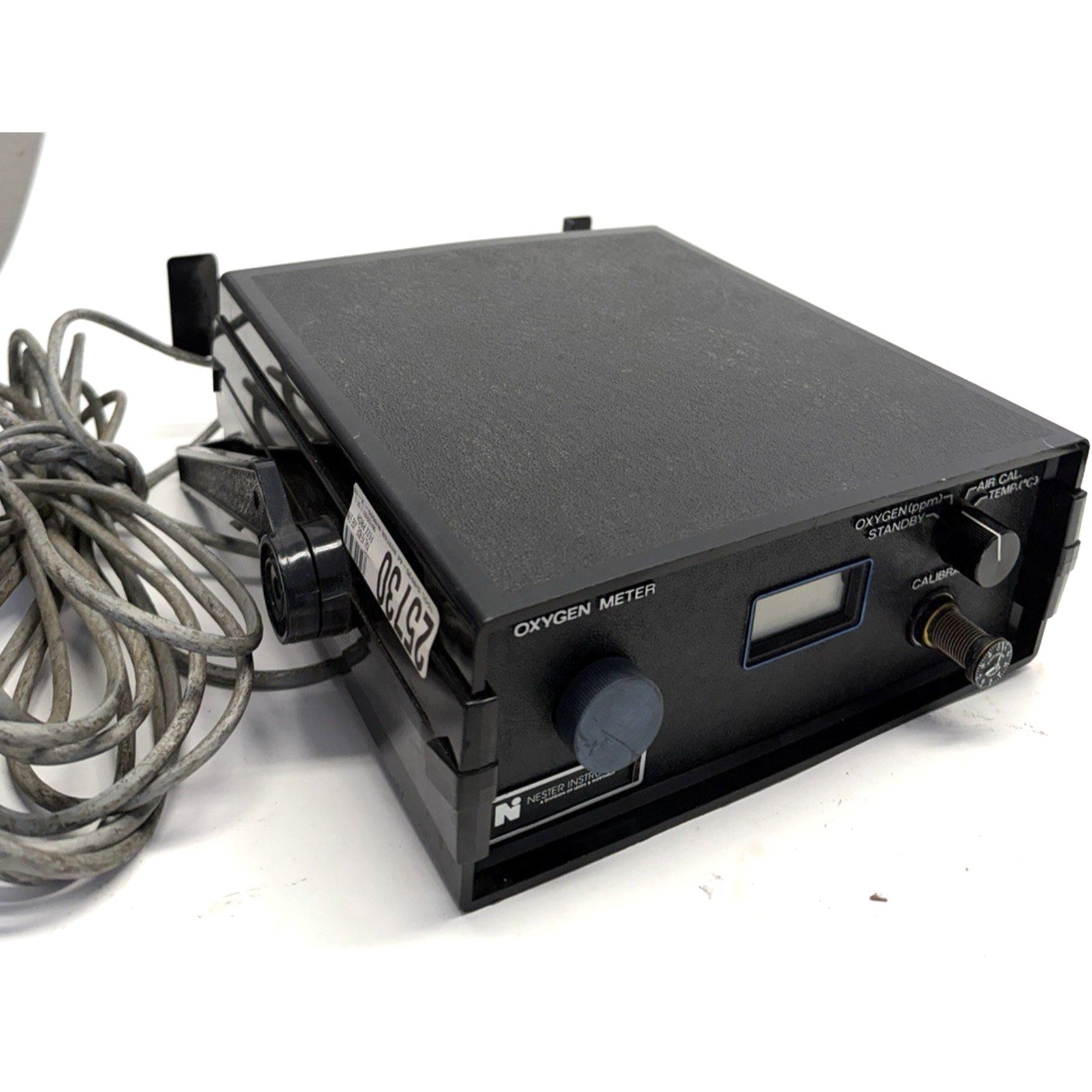 NESTER INSTRUMENTS OXYGEN METER MODEL 8500