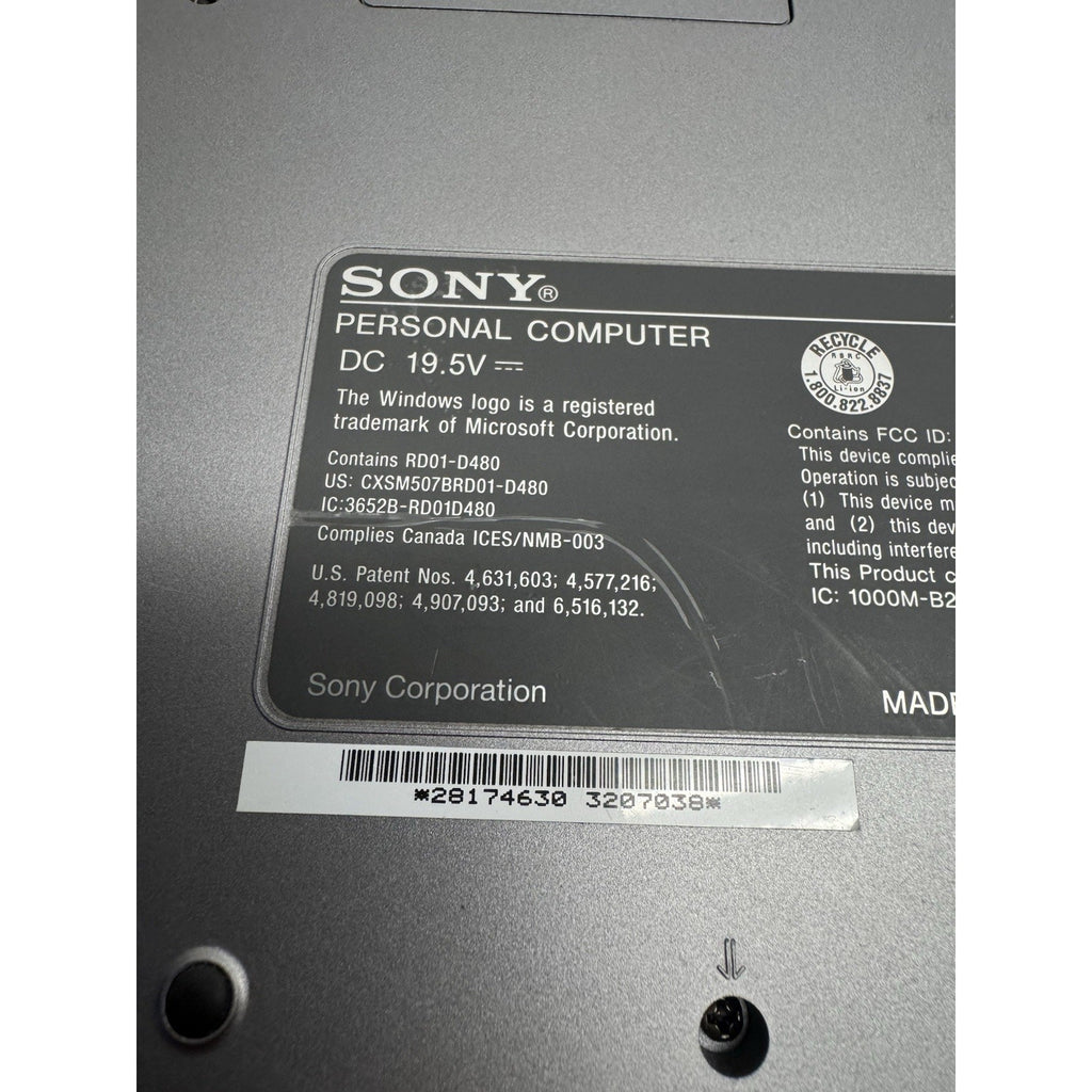 Vintage Sony Vaio PCG-8QEL Pentium Windows 7 DVD 1.25GB RAM 70GB Hard 15"