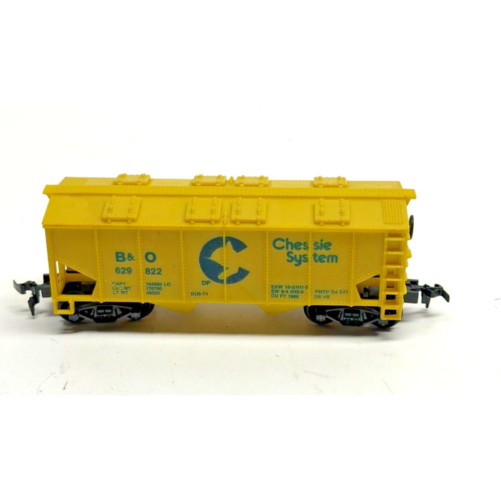 Vtg HO Scale Life-Like, 2 Bay Hopper, Chessie System B&O, Yellow, #629822 no box