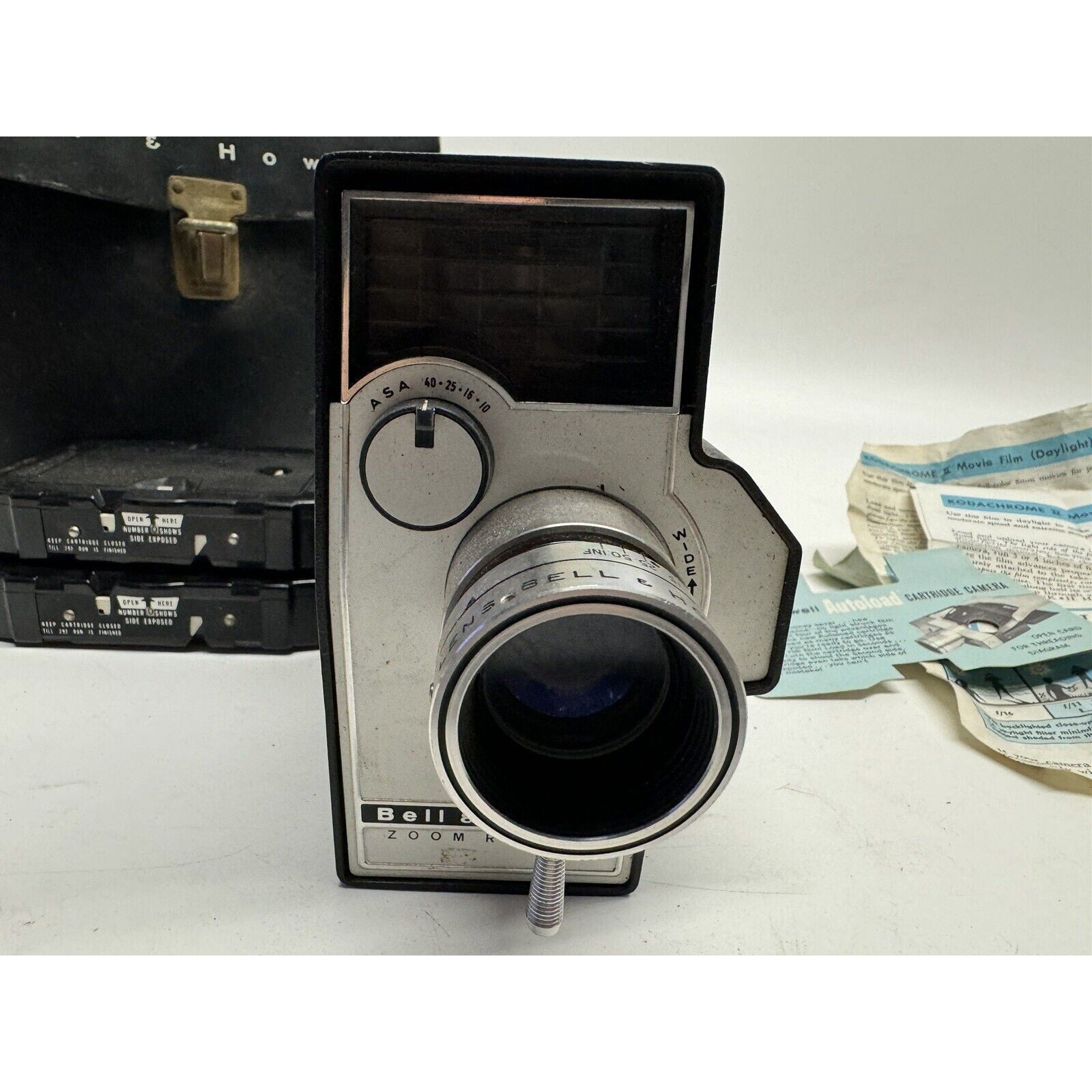 VINTAGE BELL & HOWELL REFLEX ZOOM AUTOLOAD 8MM MAGAZINE MOVIE CAMERA UNTESTED