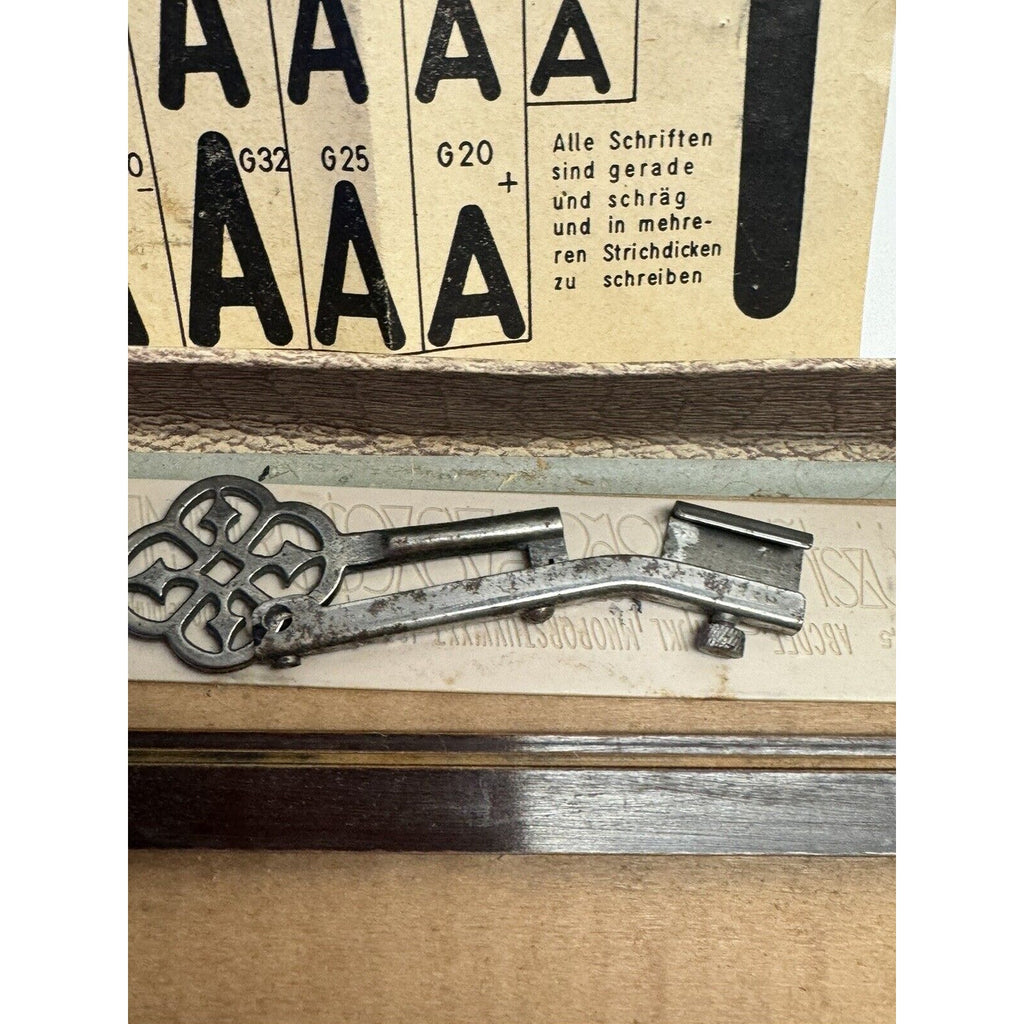 RARE NOS Vintage Writing instrument DINGRAPH SCHRIFTEN Inscriptions Alphabet