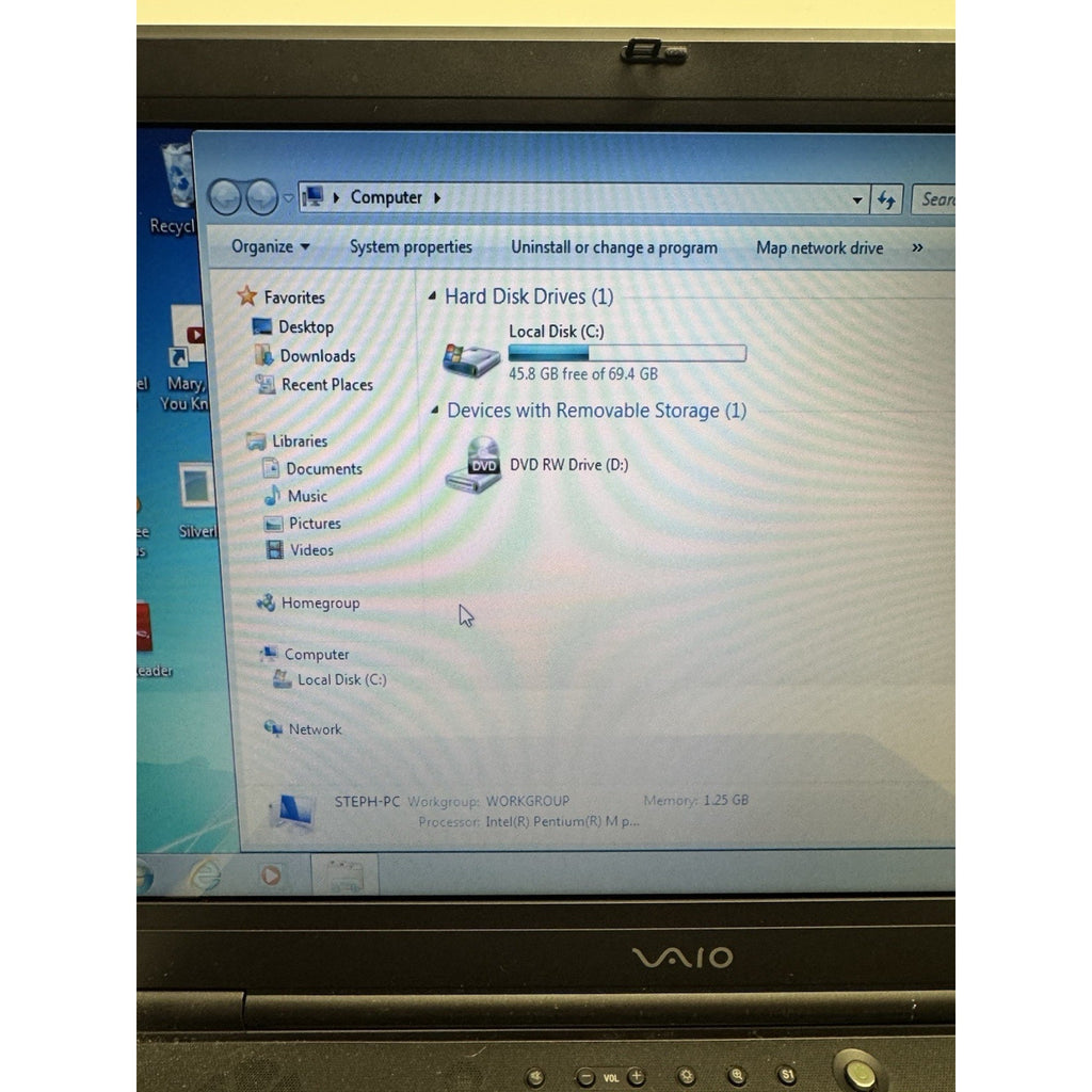 Vintage Sony Vaio PCG-8QEL Pentium Windows 7 DVD 1.25GB RAM 70GB Hard 15"