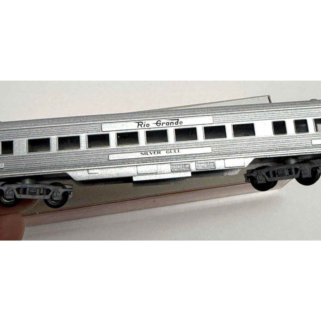 VTG CB8 Arnold N Scale No. 5416 Rio Grande "Silver Shop" Vista Dome Car Germany