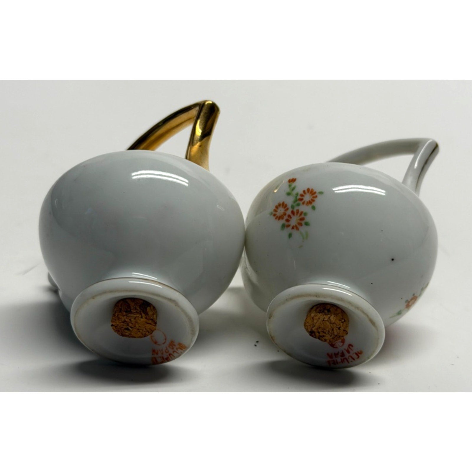 Vintage Niagara Falls, ny. mini tea pot shape salt & Pepper set Occupied Japan