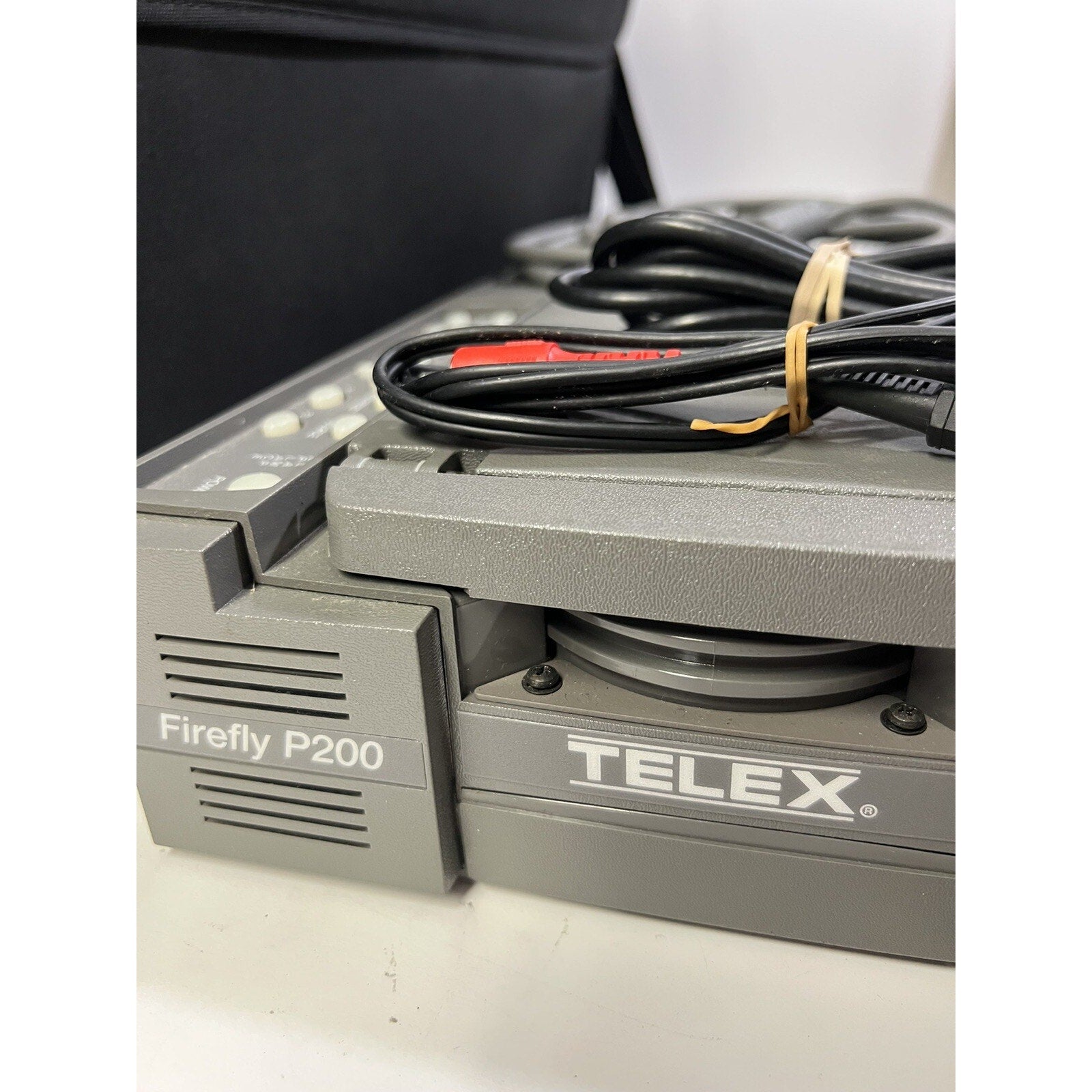 VINTAGE "RARE" Telex Firefly P200 VGA Conference Room Projector 240 ANSI Lumens