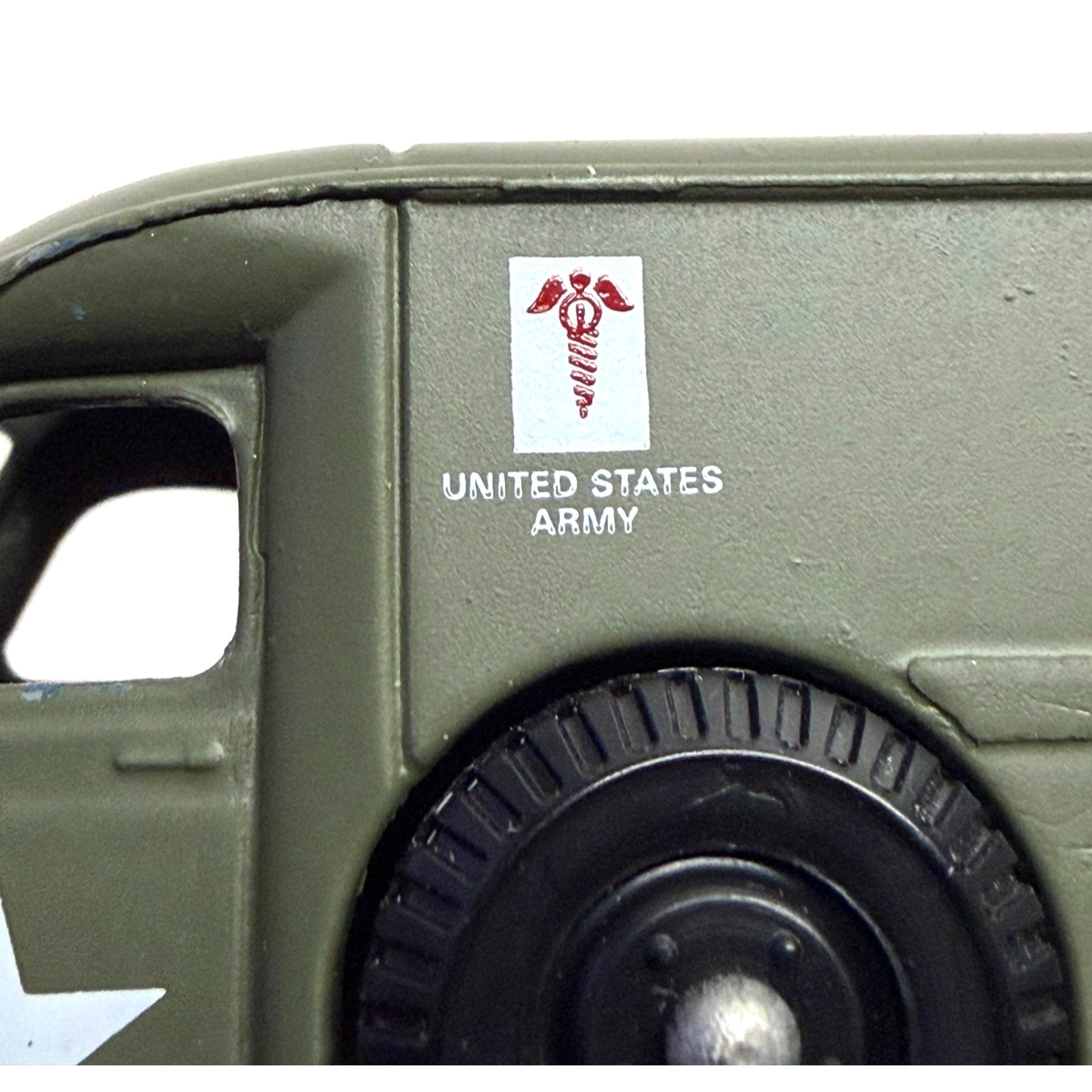 Vintage Lledo Days Gone 1942 Dodge 4x4 U.S. Field Ambulance diecast model