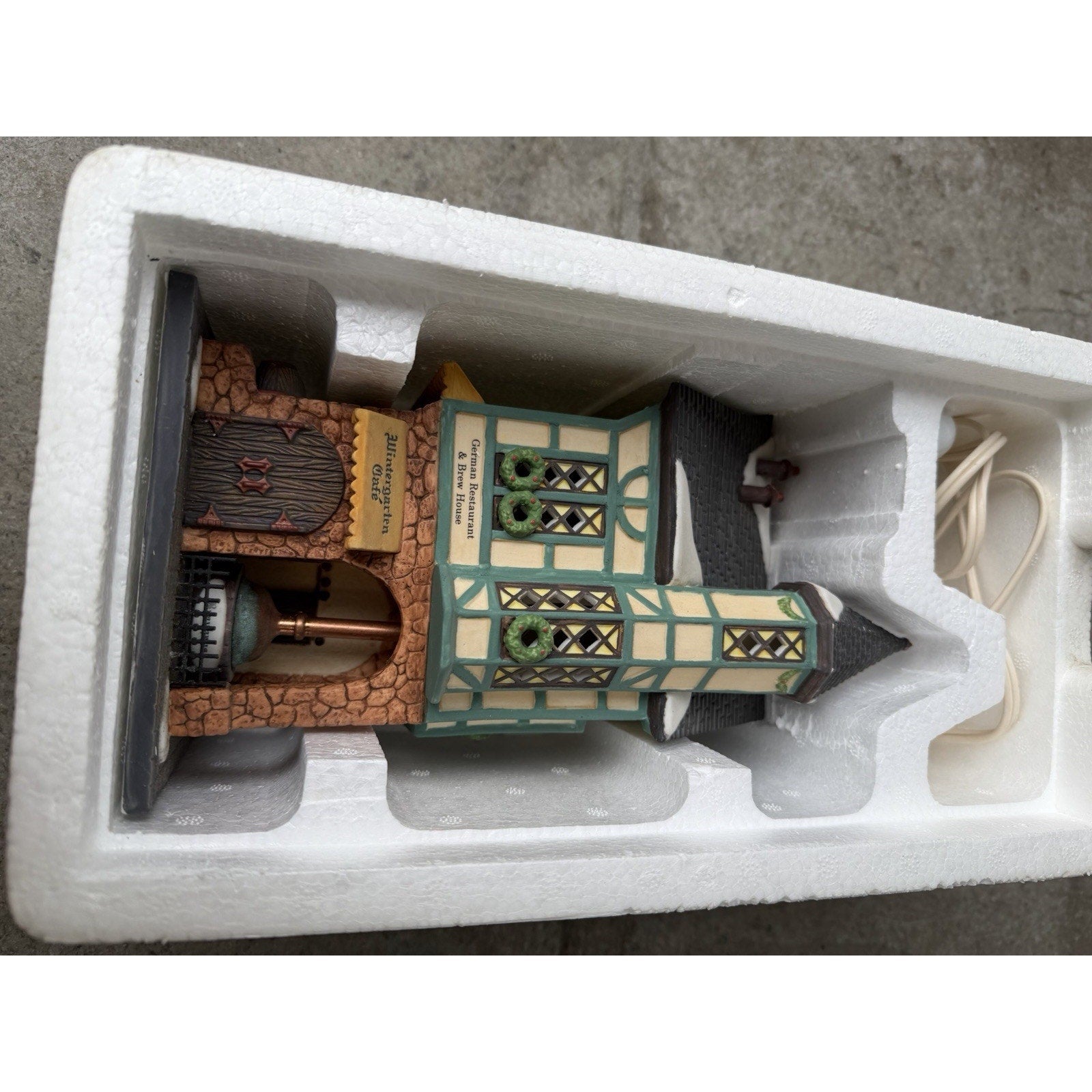 VINTAGE NEW Dept 56 Christmas In The City Series - East Harbor Fish Co. 56.58948