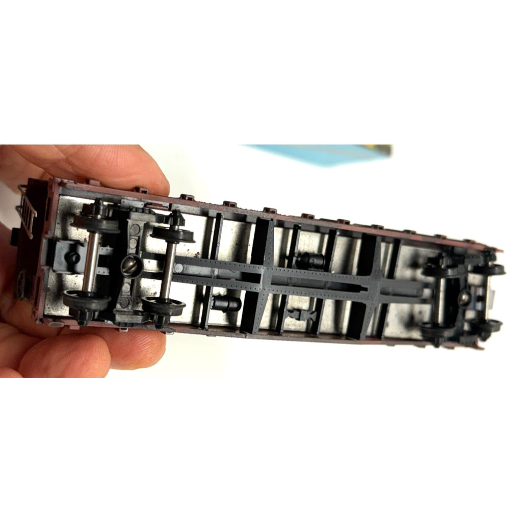 Vintage Athearn Item No 1276 PRR Work Caboose #MW985 - HO Model