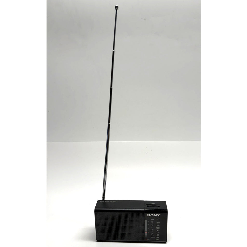 Vintage SONY handy portable radio ICF-P36: FM / AM /