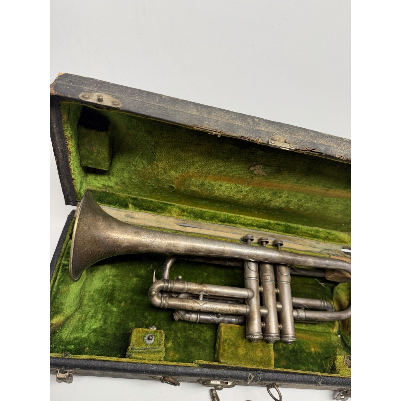 VINTAGE 1920s Frank Holton Clarke H-C Cornet & Case Elkhorn Wis Silver Plate