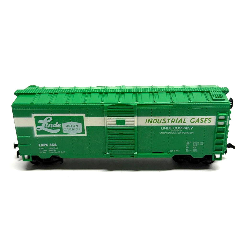 Vintage HO Scale Life-Like 40' Boxcar Linde Union Carbide LAPX 358 Green