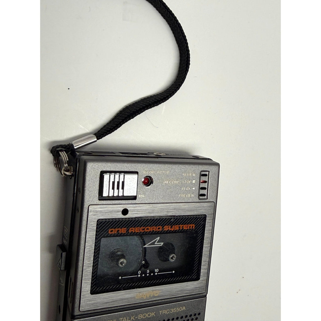 VTG Sanyo TRC-3550A Mini Talk Book Mini Cassette Voice Recorder. Not working