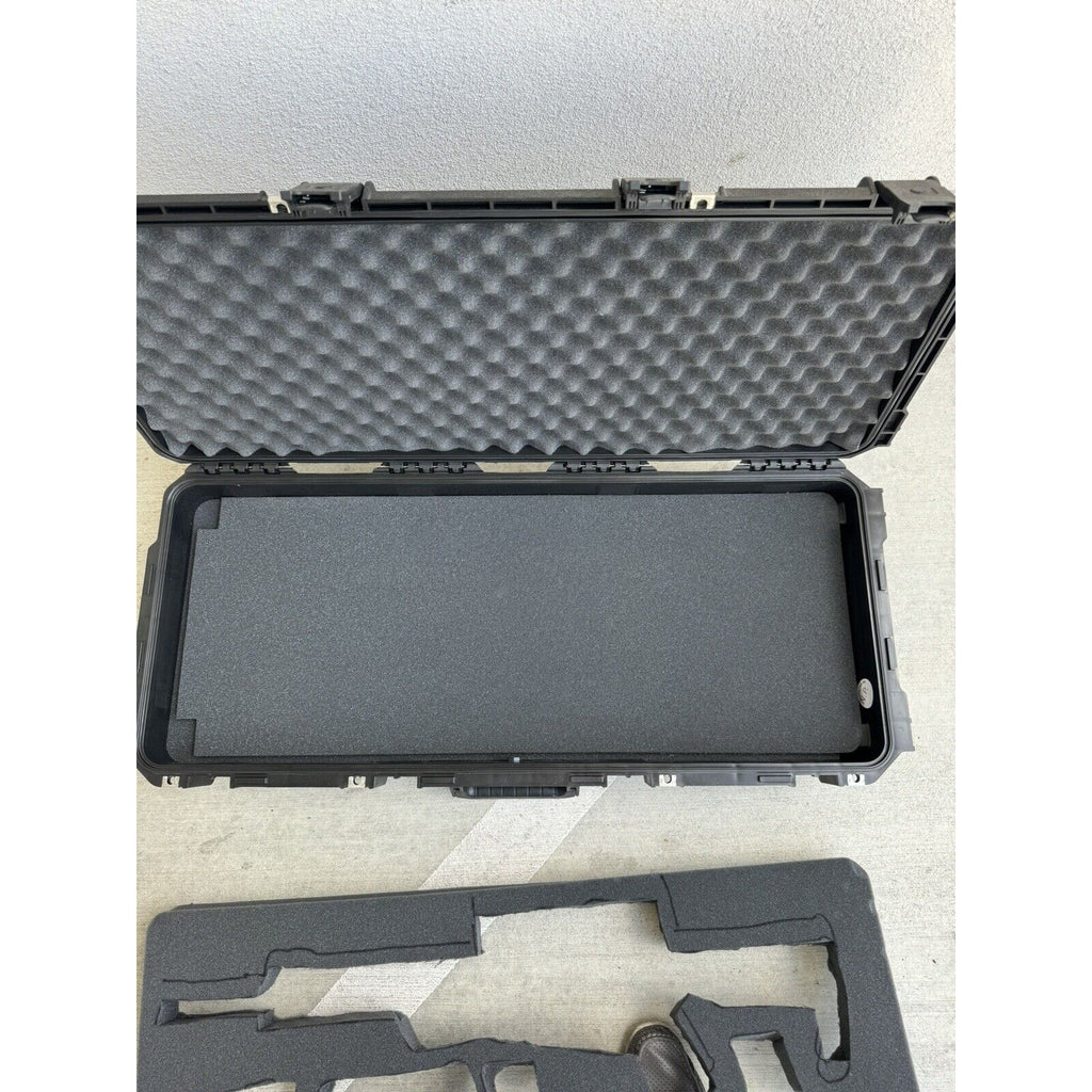 VINTAGE SKB i-Series Bow/Rifle Case IP67 RATED Water Proof w/Wheels 38" Long