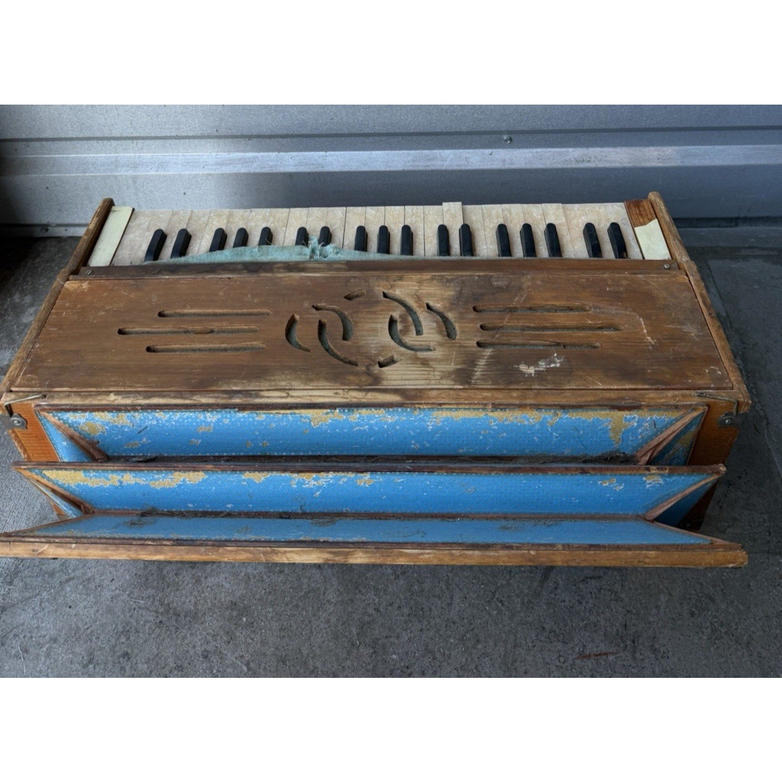 VINTAGE D.S. Ramsingh and Bros Indian Portative Harmonium Tested Works