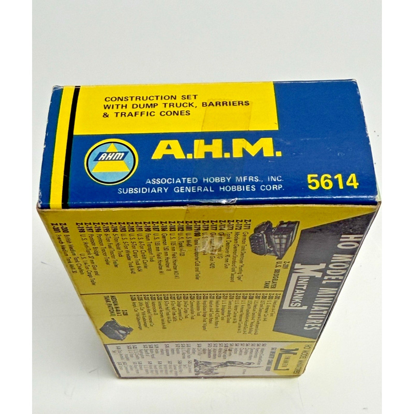 Vintage AHM HO Scale Construction Set w/ Dump Truck, Barriers Traffic Cones 5614