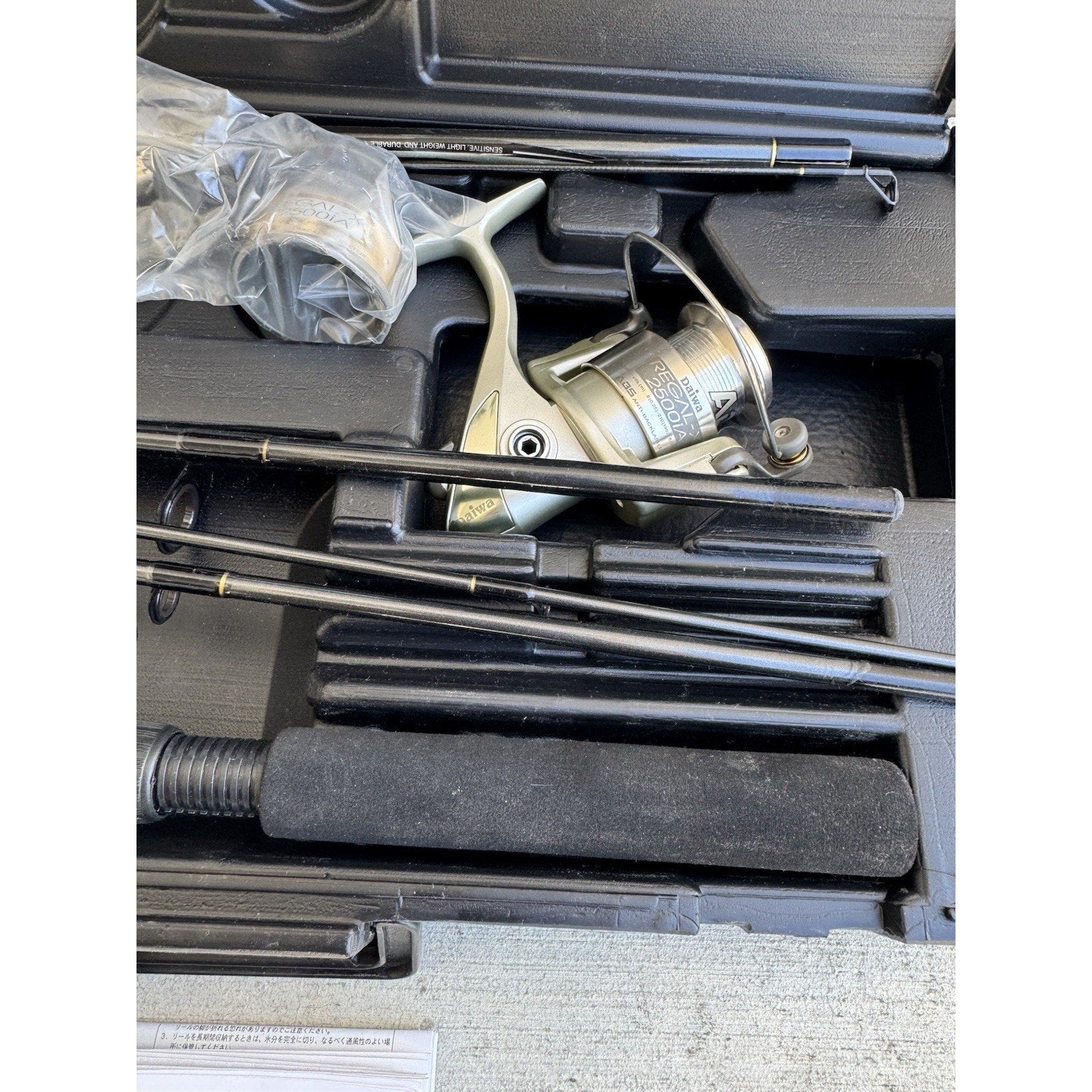 VINTAGE DAIWA REGAL-X 2500IA FISHING SPINNING ABS REEL + JUPITER ROD TRAVEL KIT