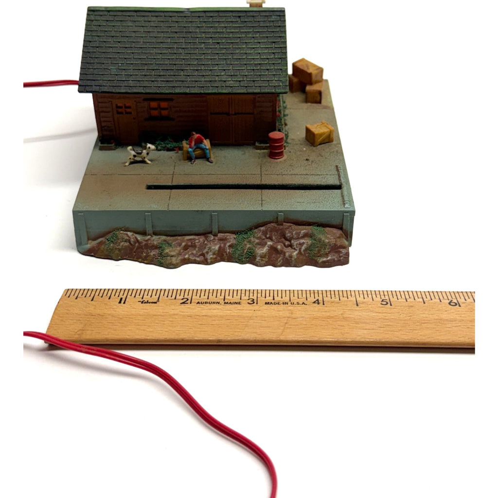 Vintage Tyco HO Scale - Freight Unloading Depot Remote Control No. 931-800
